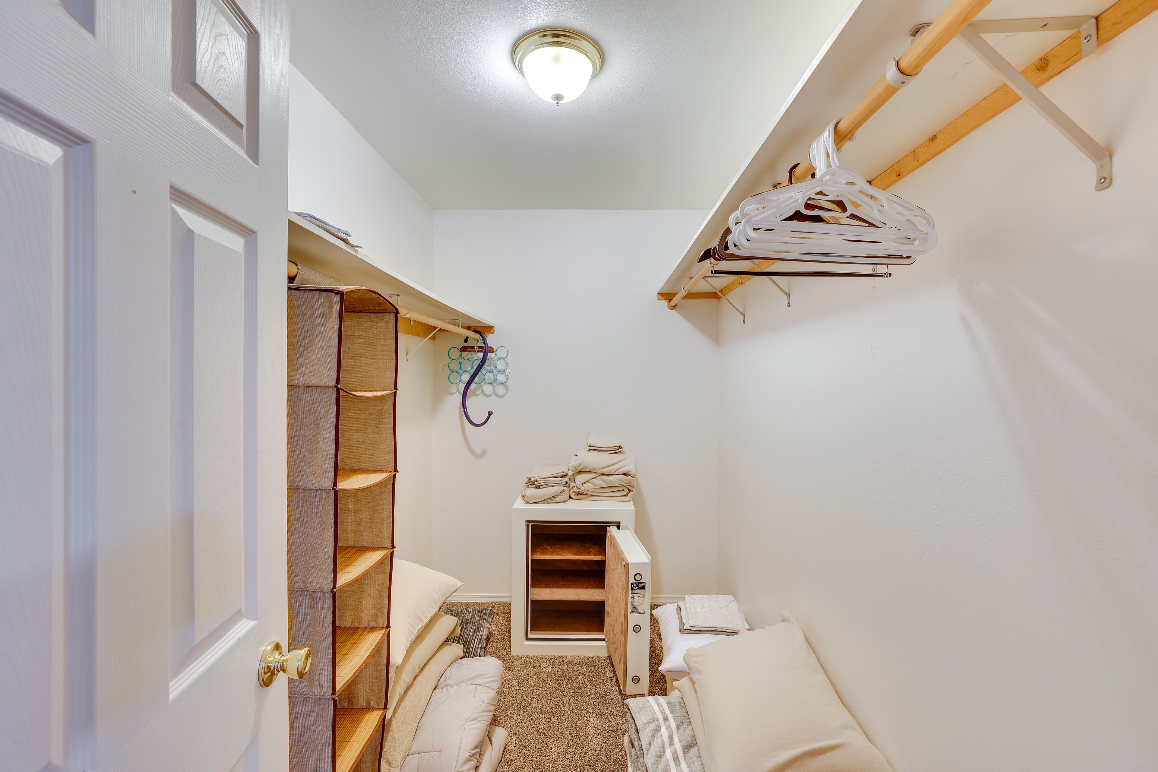 Walk-In Closet | Main Level