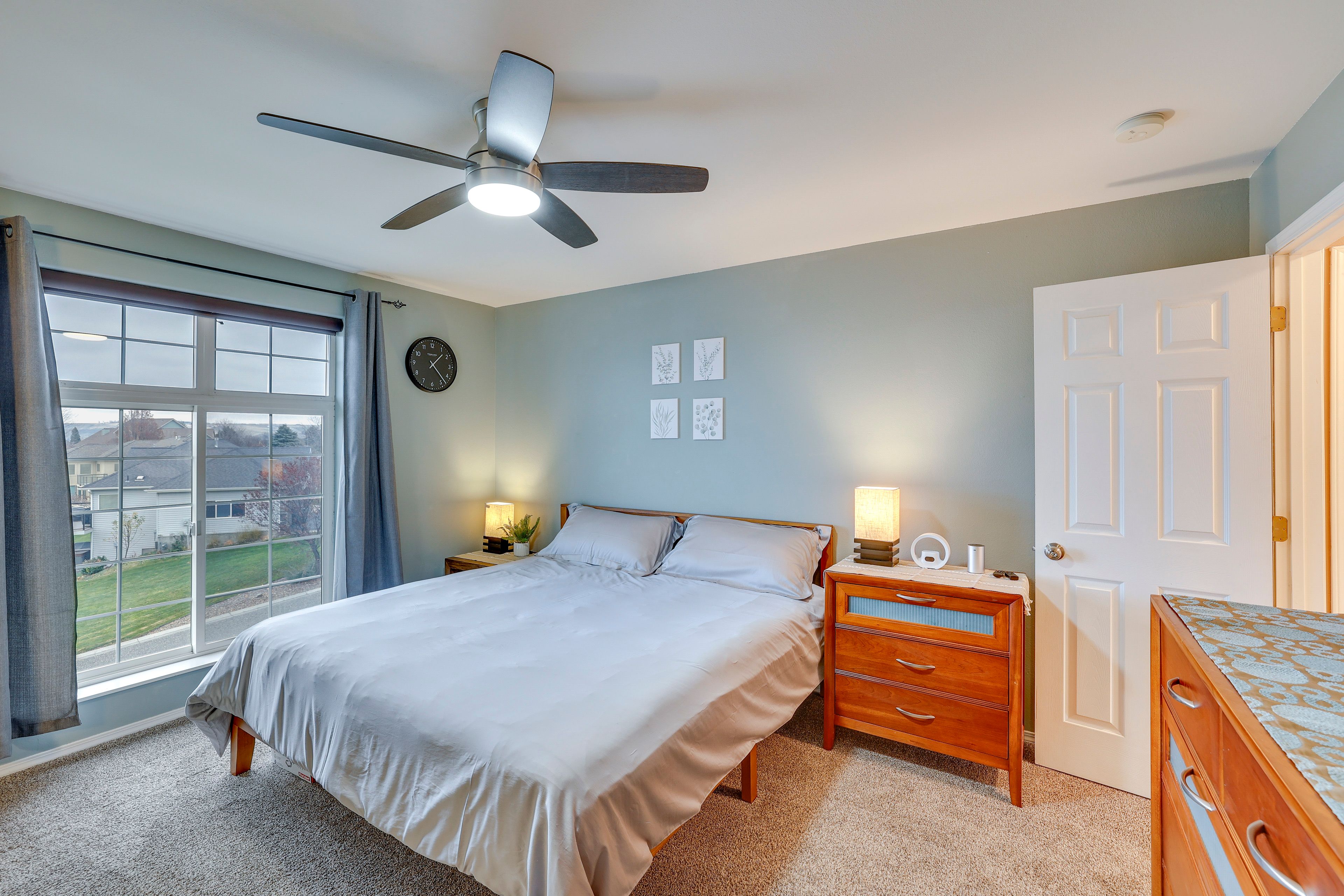 Bedroom 1 | Main Level | King Bed | Linens Provided
