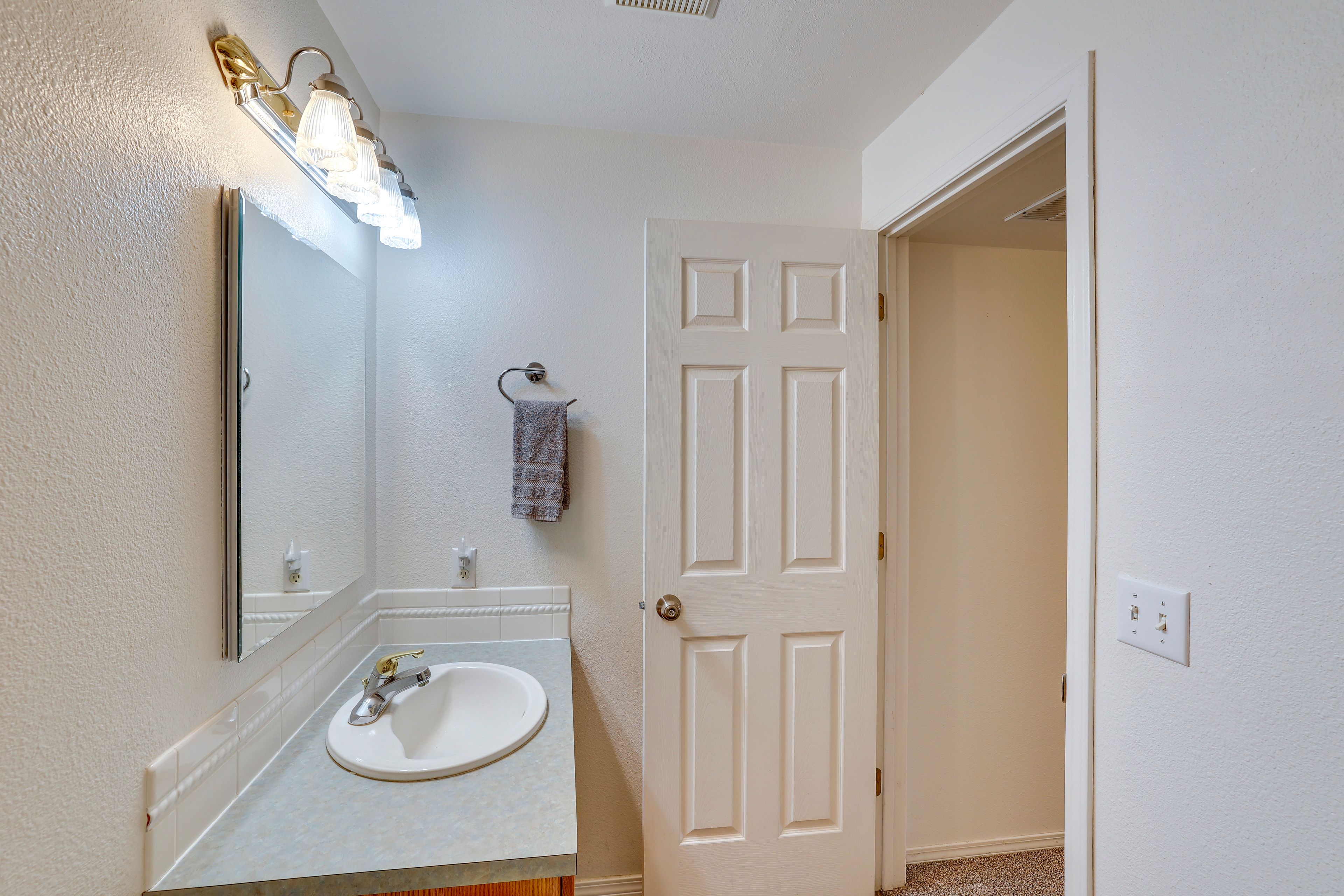 Half Bathroom | Basement Level