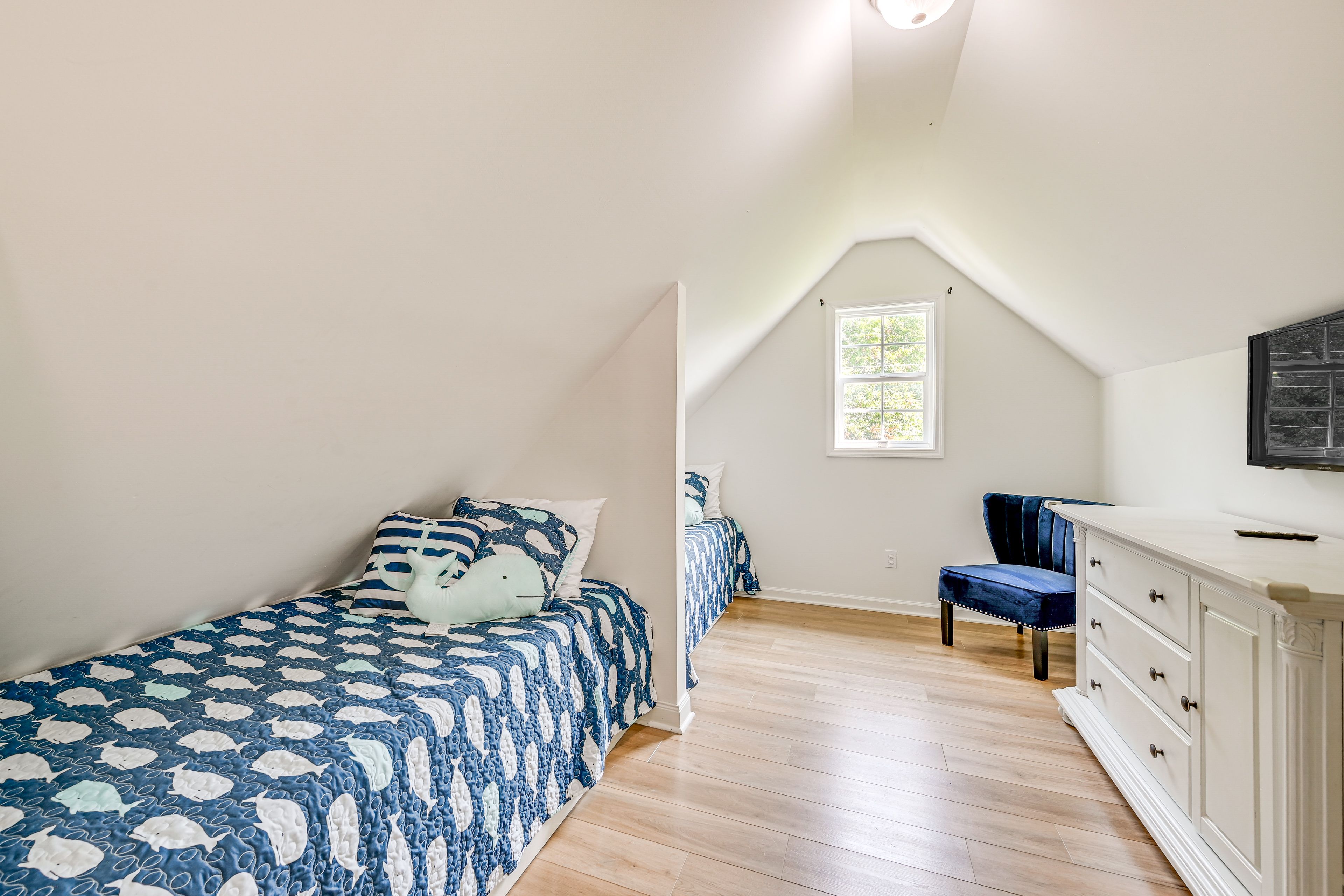 Bedroom 3 | Upper Level | 2 Twin Beds | Linens Provided