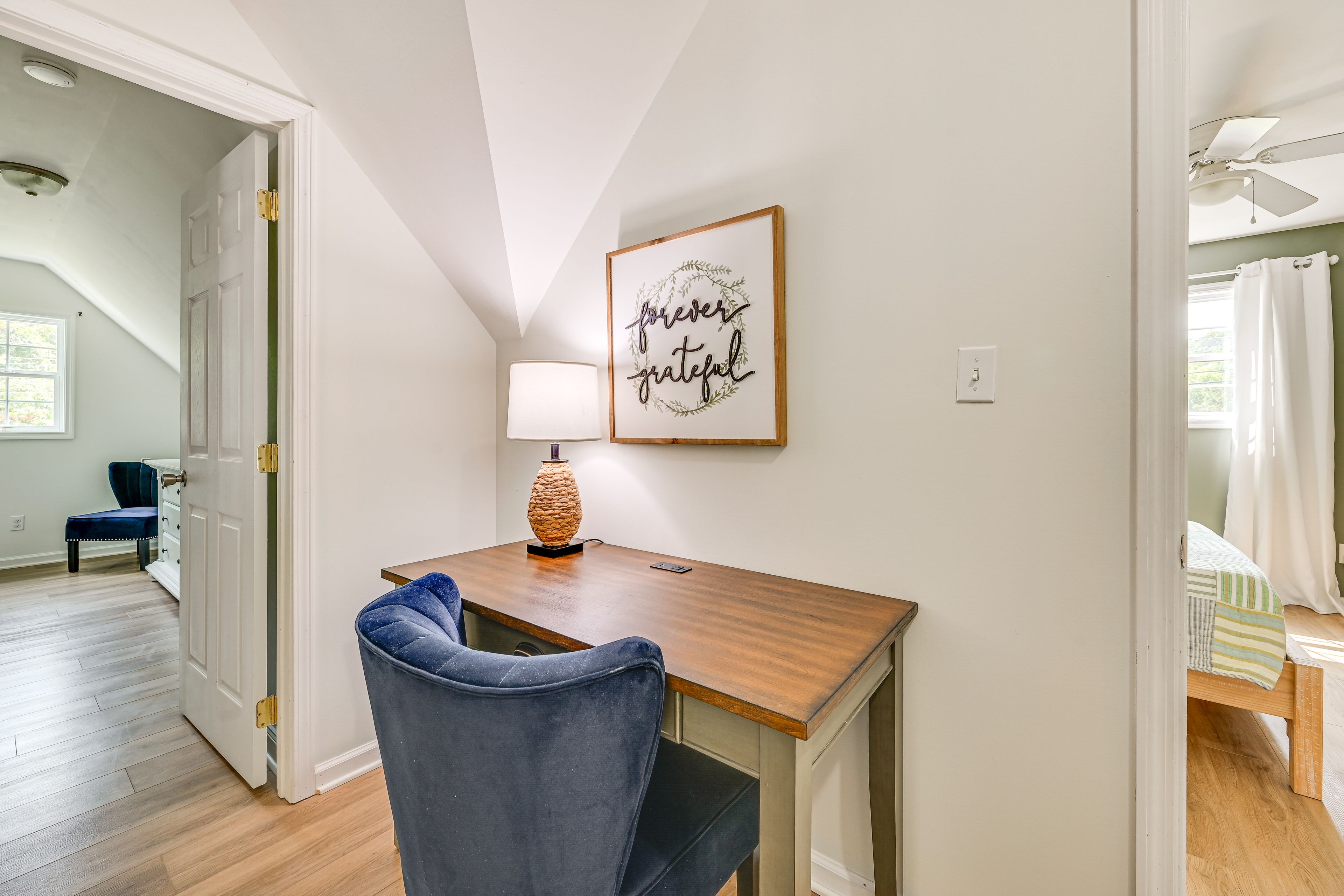 Work Desk | Upper Level