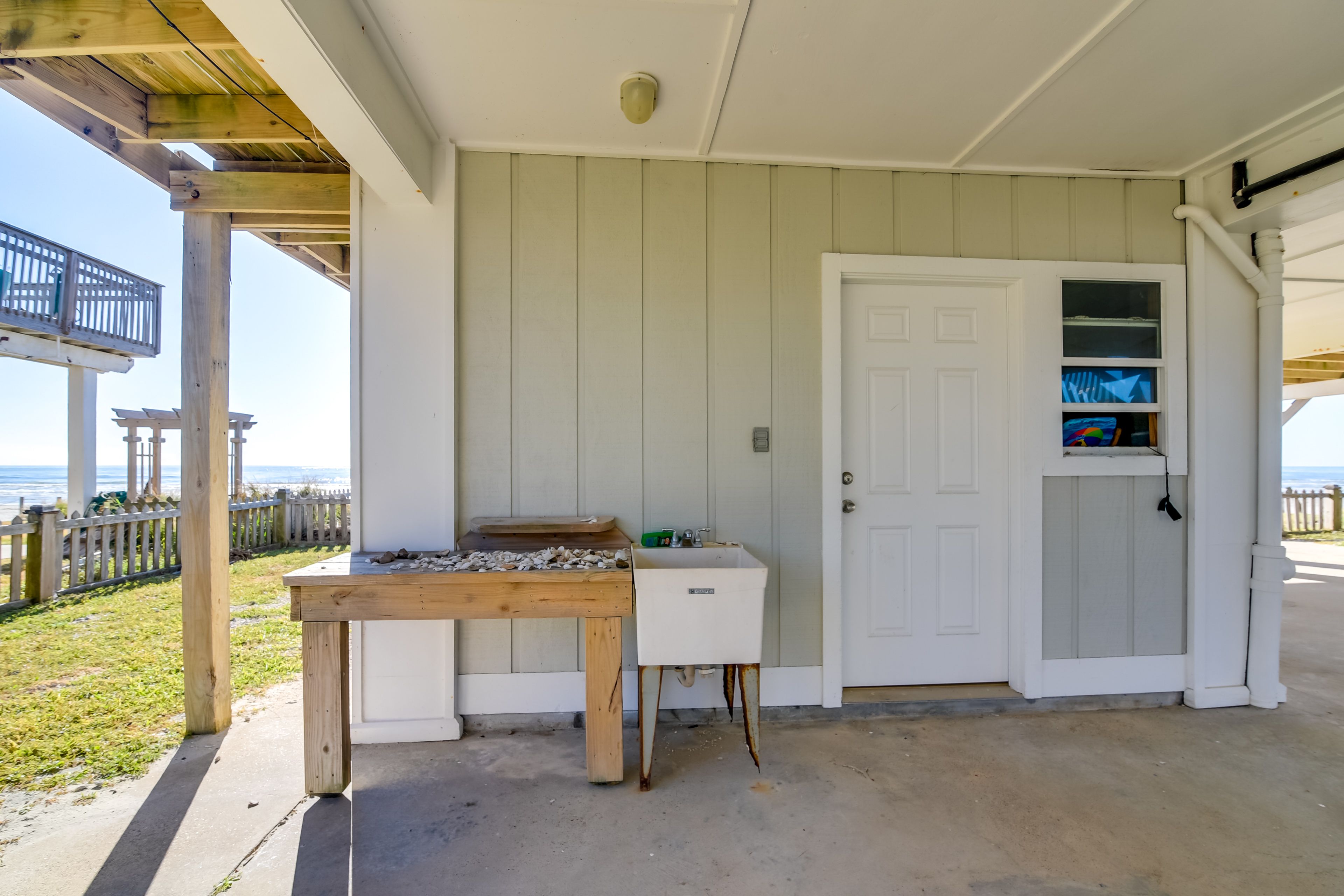 House Exterior | Covered Patio | Sink | Picnic Table