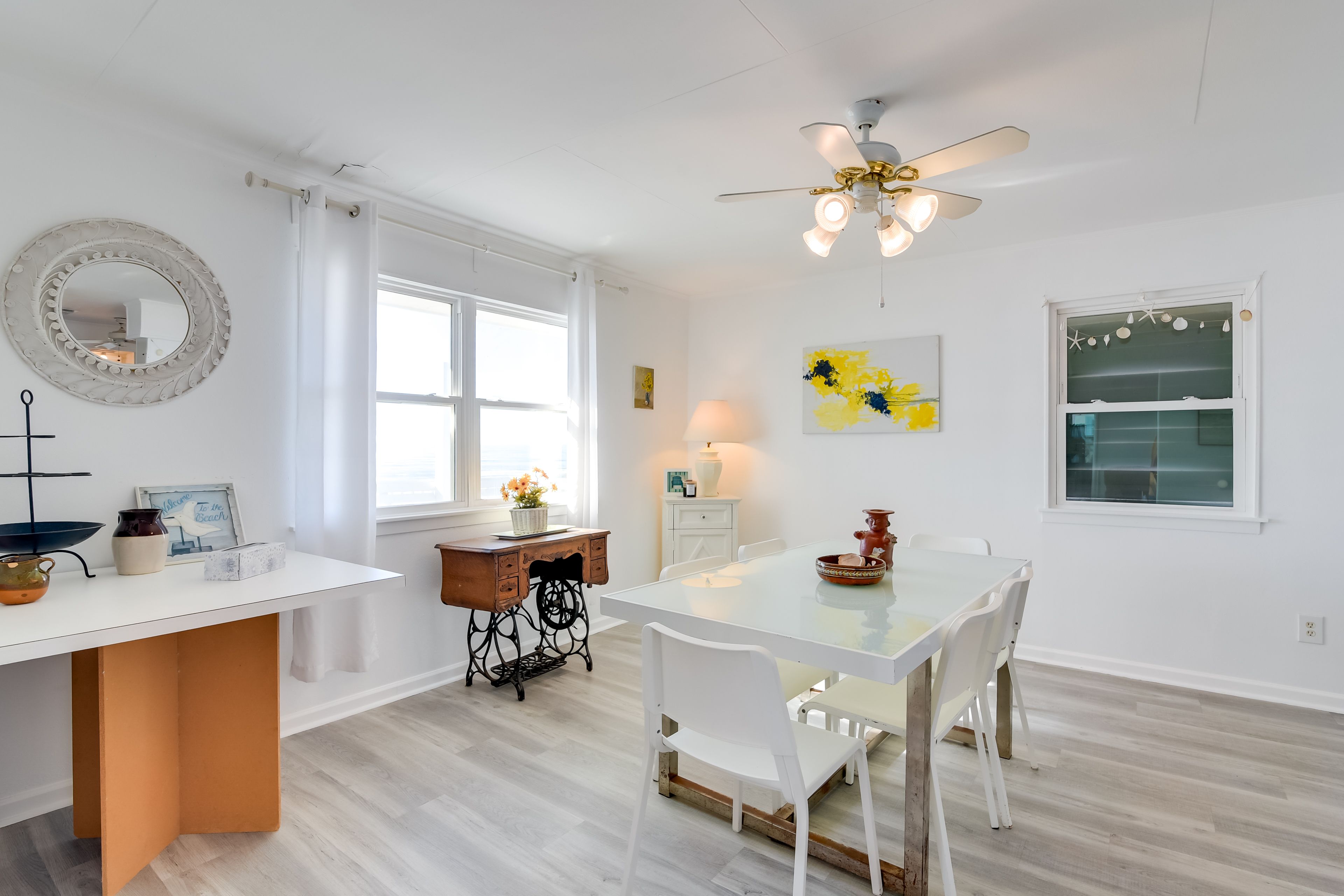 Dining Area | Dishware/Flatware | Breakfast Bar