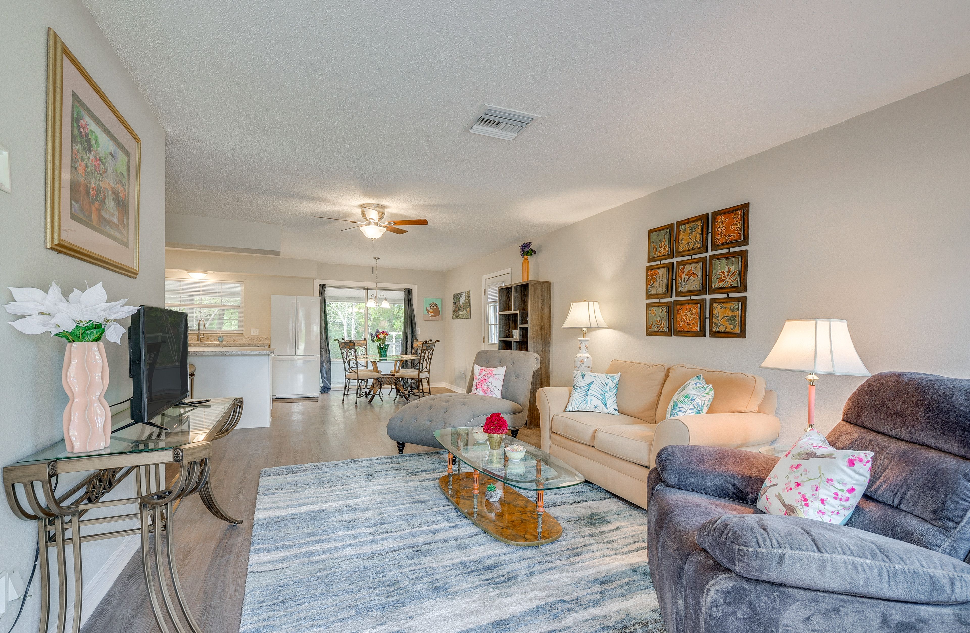 Living Room | Smart TV