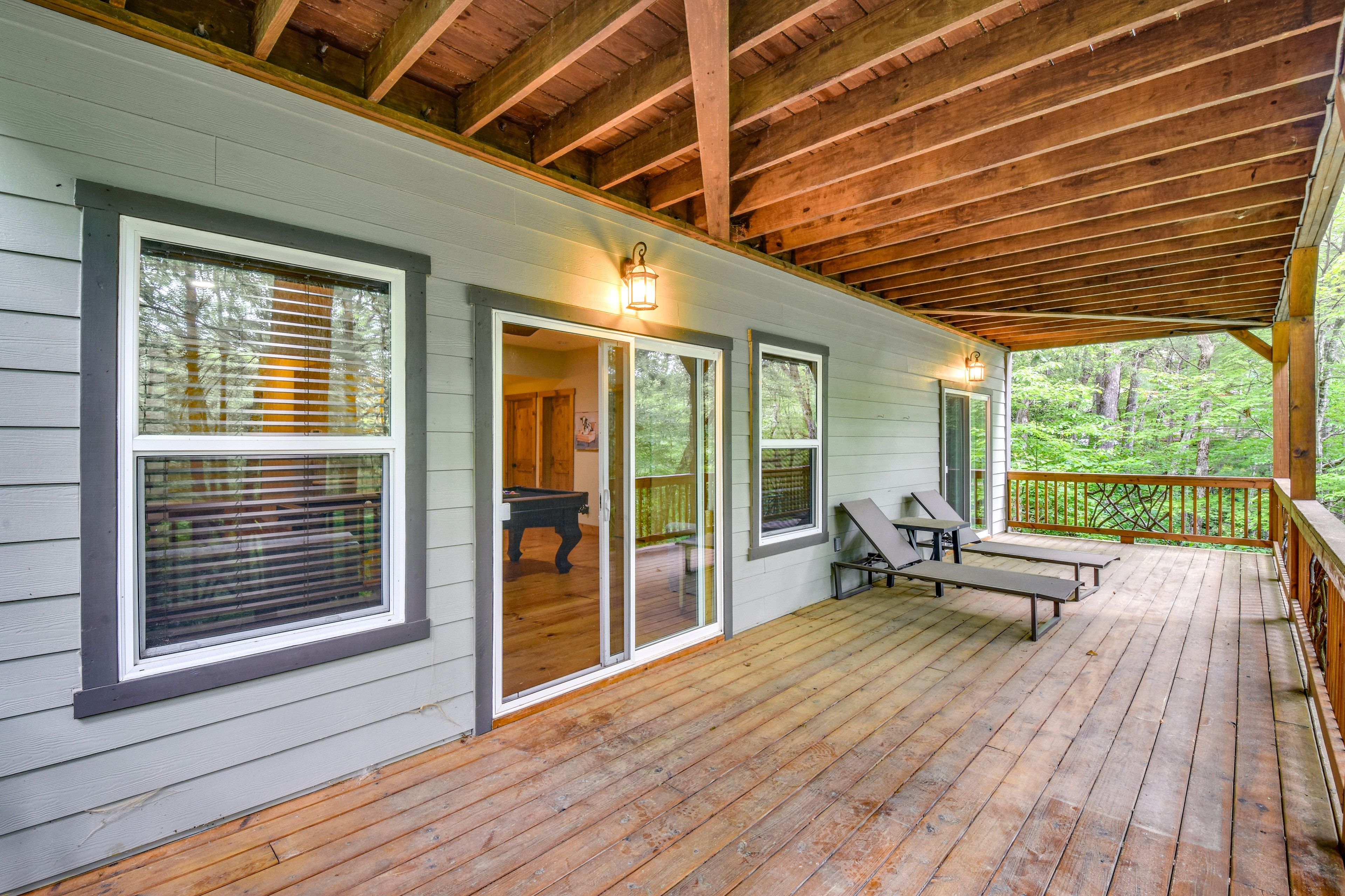 Lower-Level Deck | Forest Views