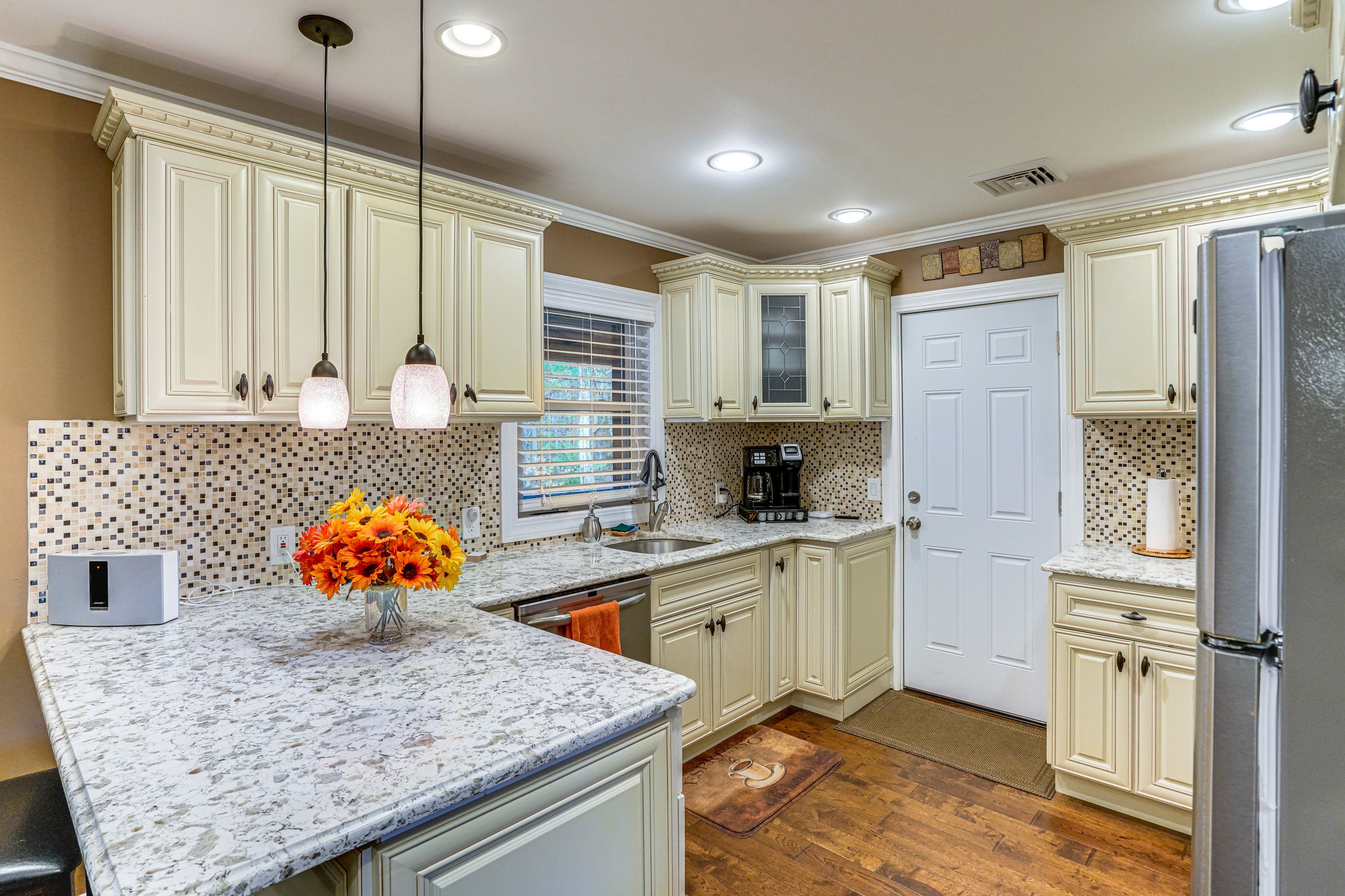 Kitchen | Cooking Basics Supplied | Main Floor