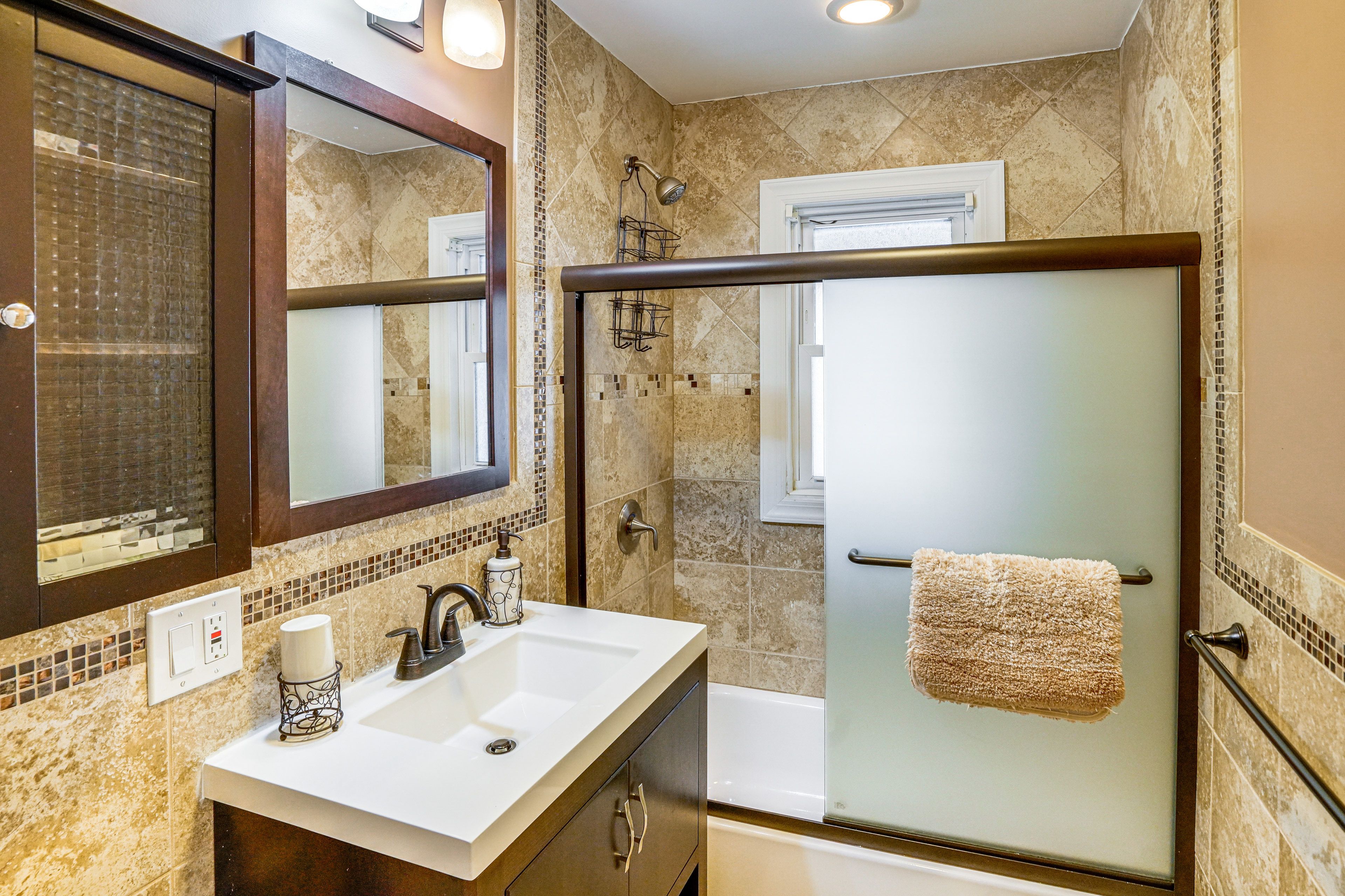 Full Bathroom | Main Floor