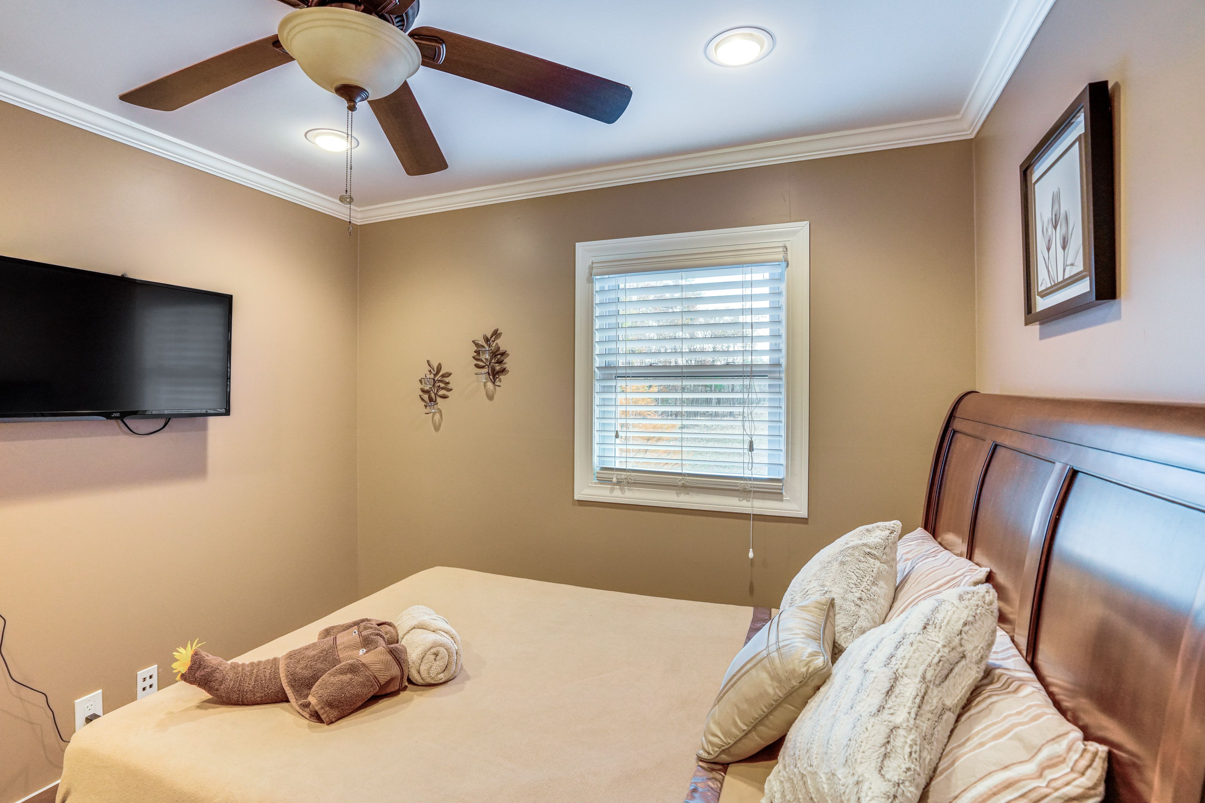 Bedroom 3 | Full Bed | Main Floor