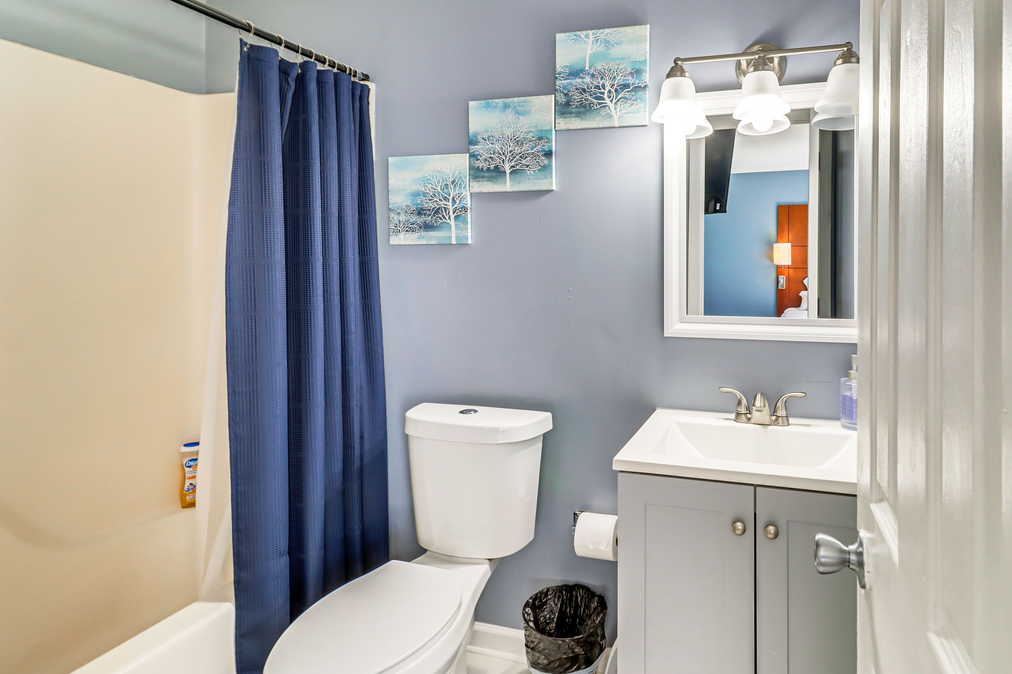 Full Bathroom