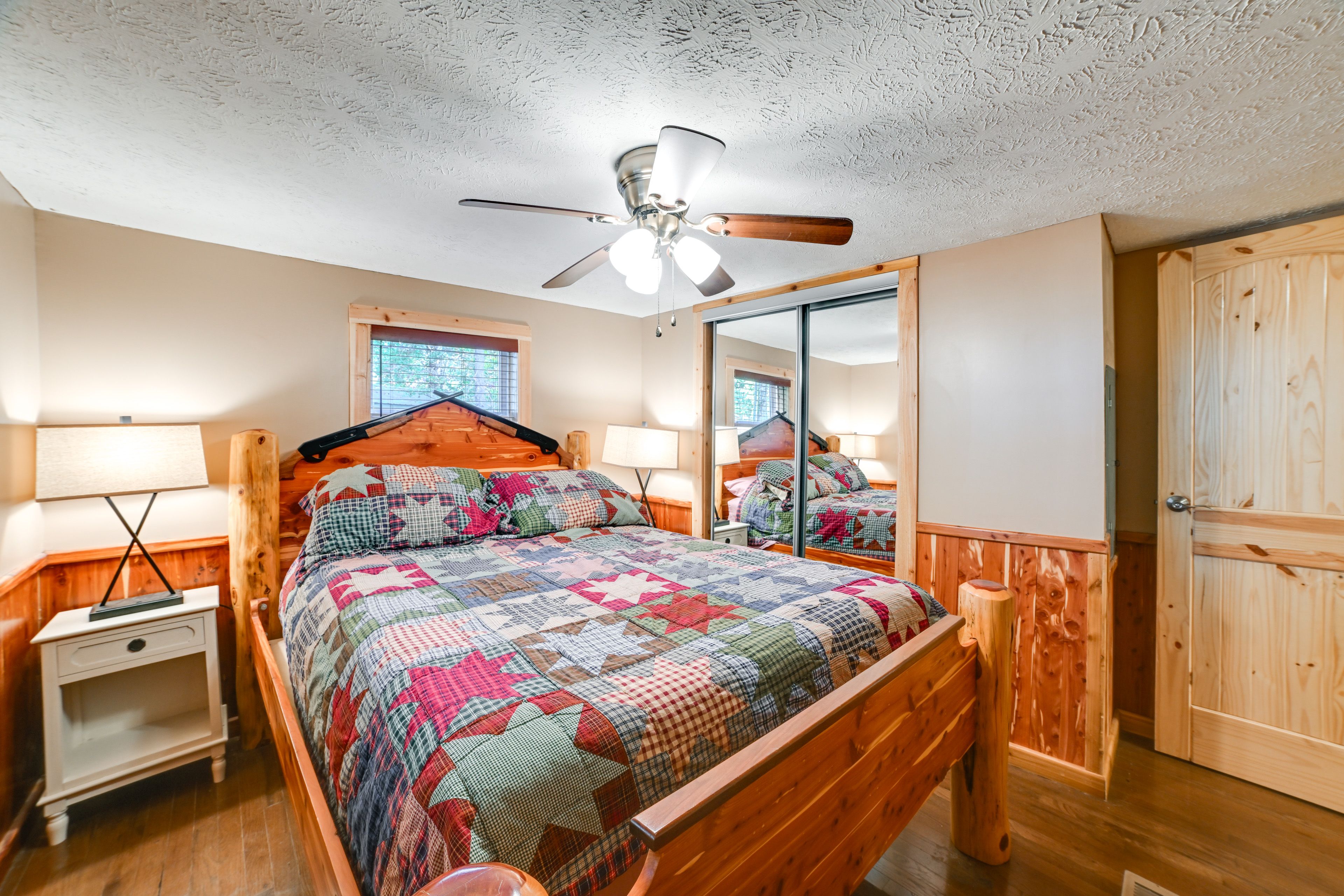 Bedroom 3 | Queen Bed | Smart TV