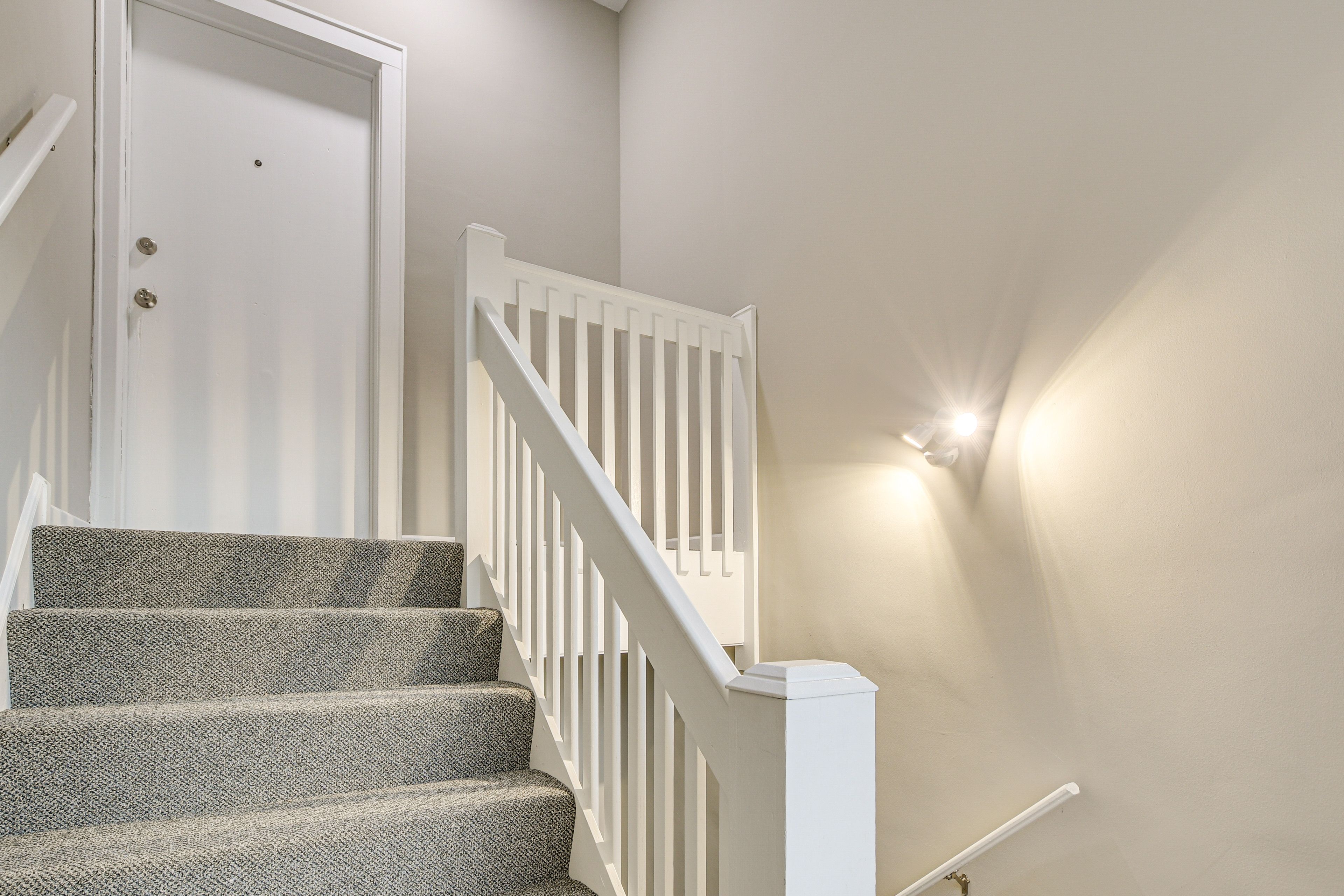 Apartment Exterior | Private Entrance