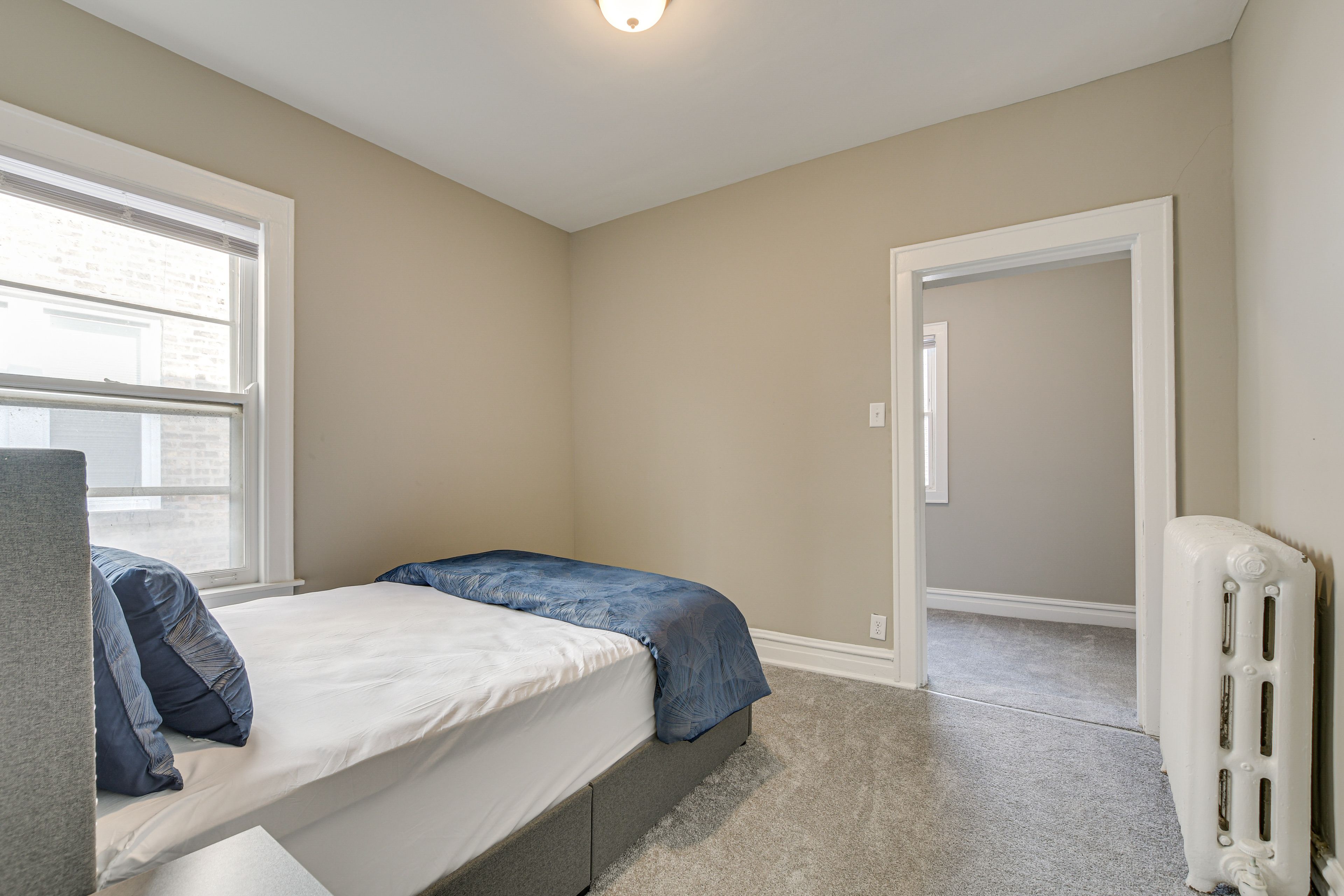 Bedroom 2 | Queen Bed