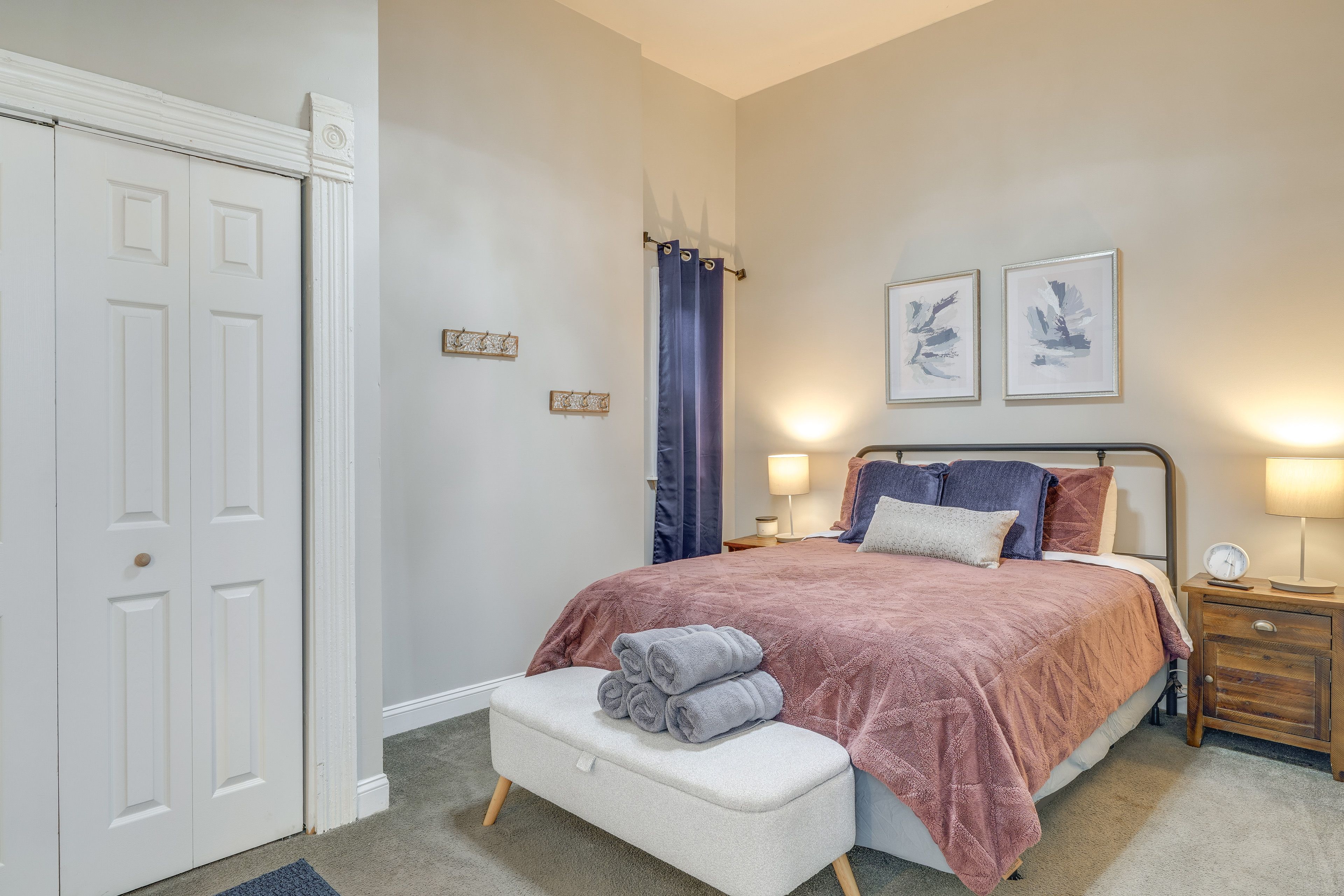 Bedroom 1 | 1st Floor | Queen Bed | Linens Provided