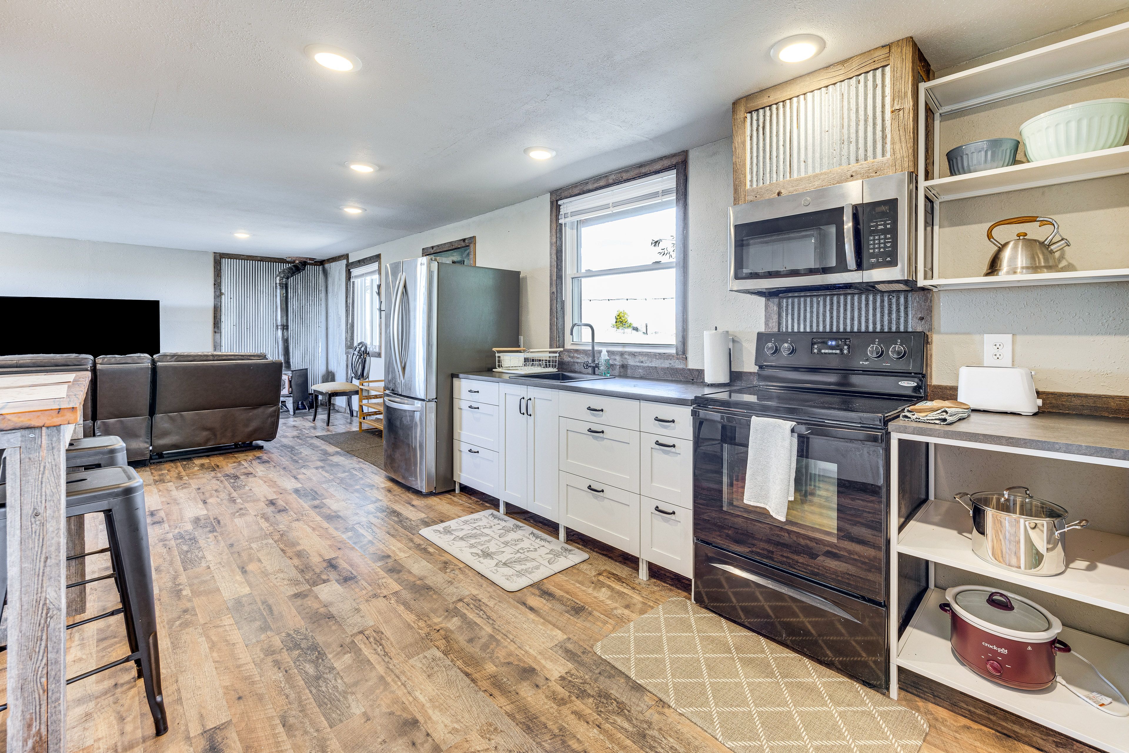 Kitchen | Single-Story Cabin | Cooking Basics