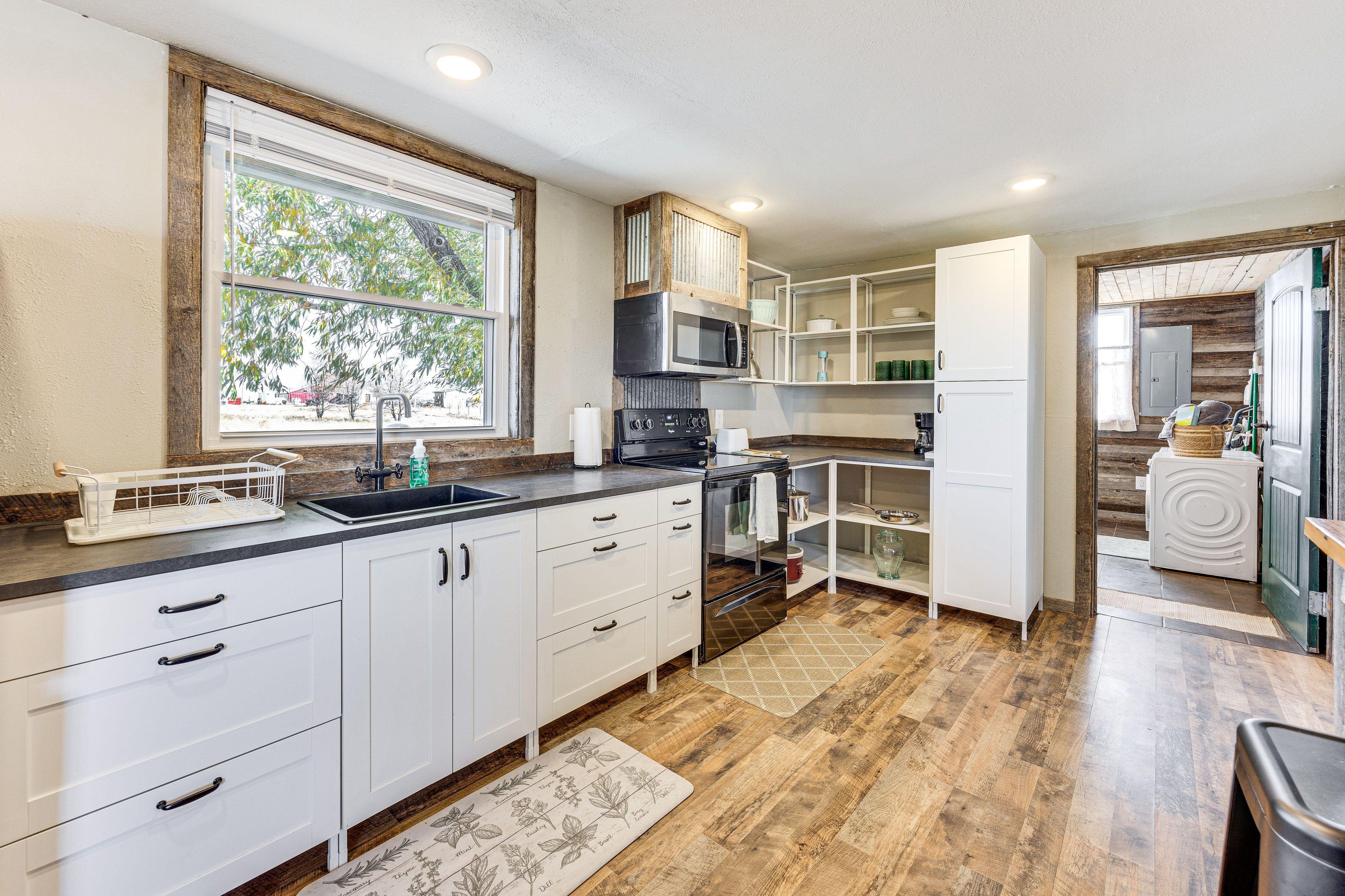 Kitchen | Stove/Oven
