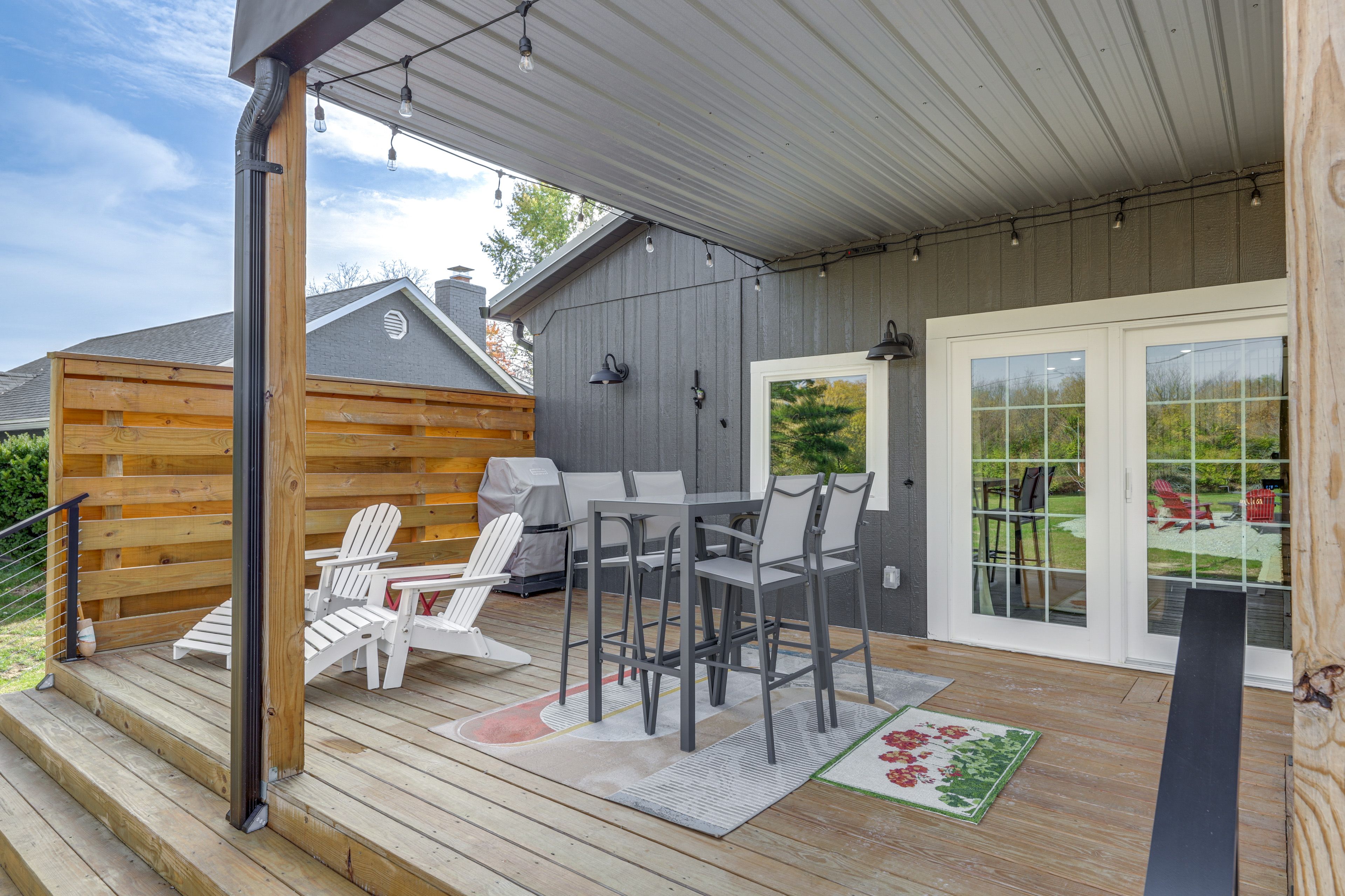 Back Deck | Gas Grill | 2 Hammocks