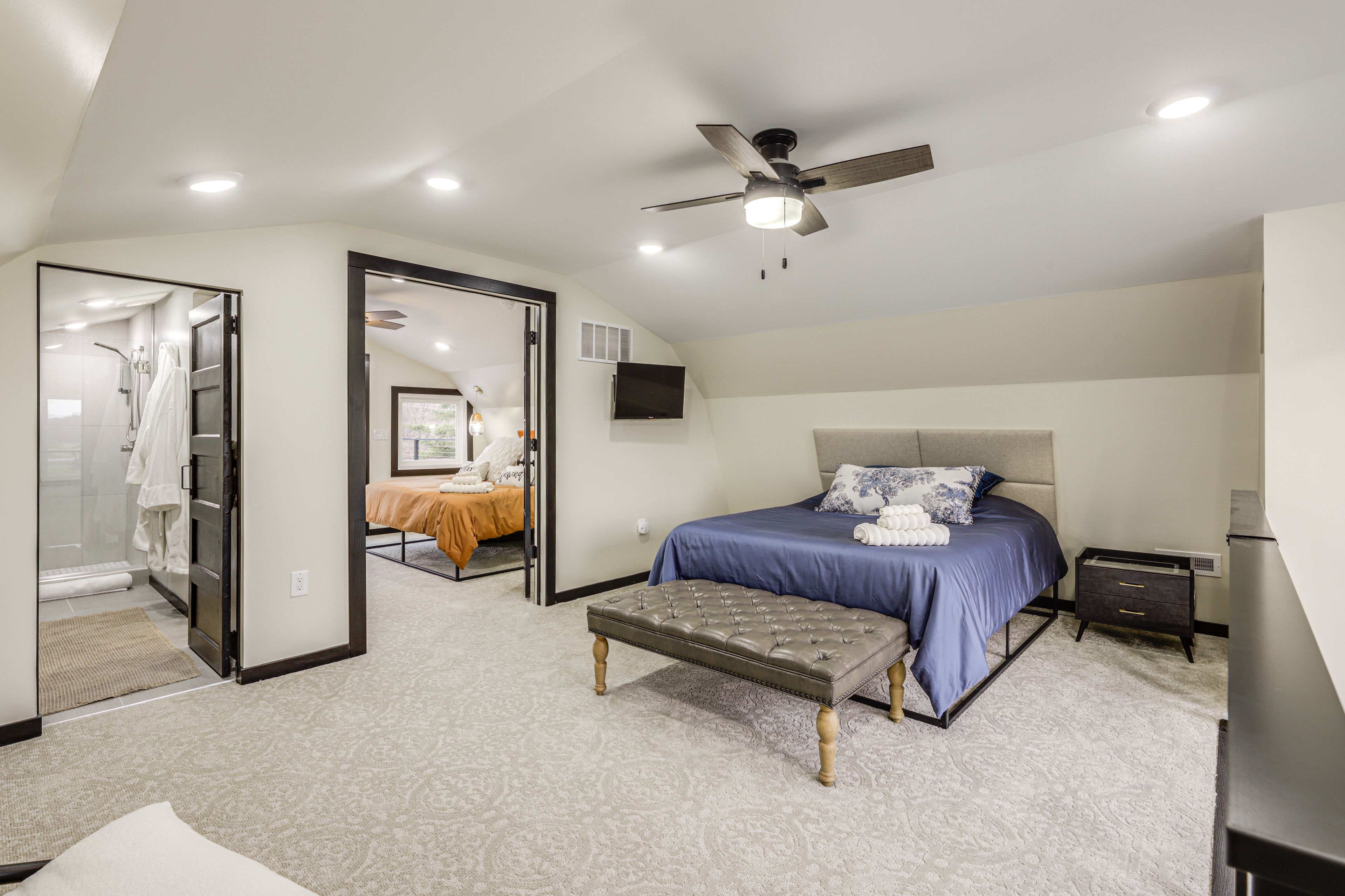 Loft | Queen Bed | Smart TVs | 2nd Floor
