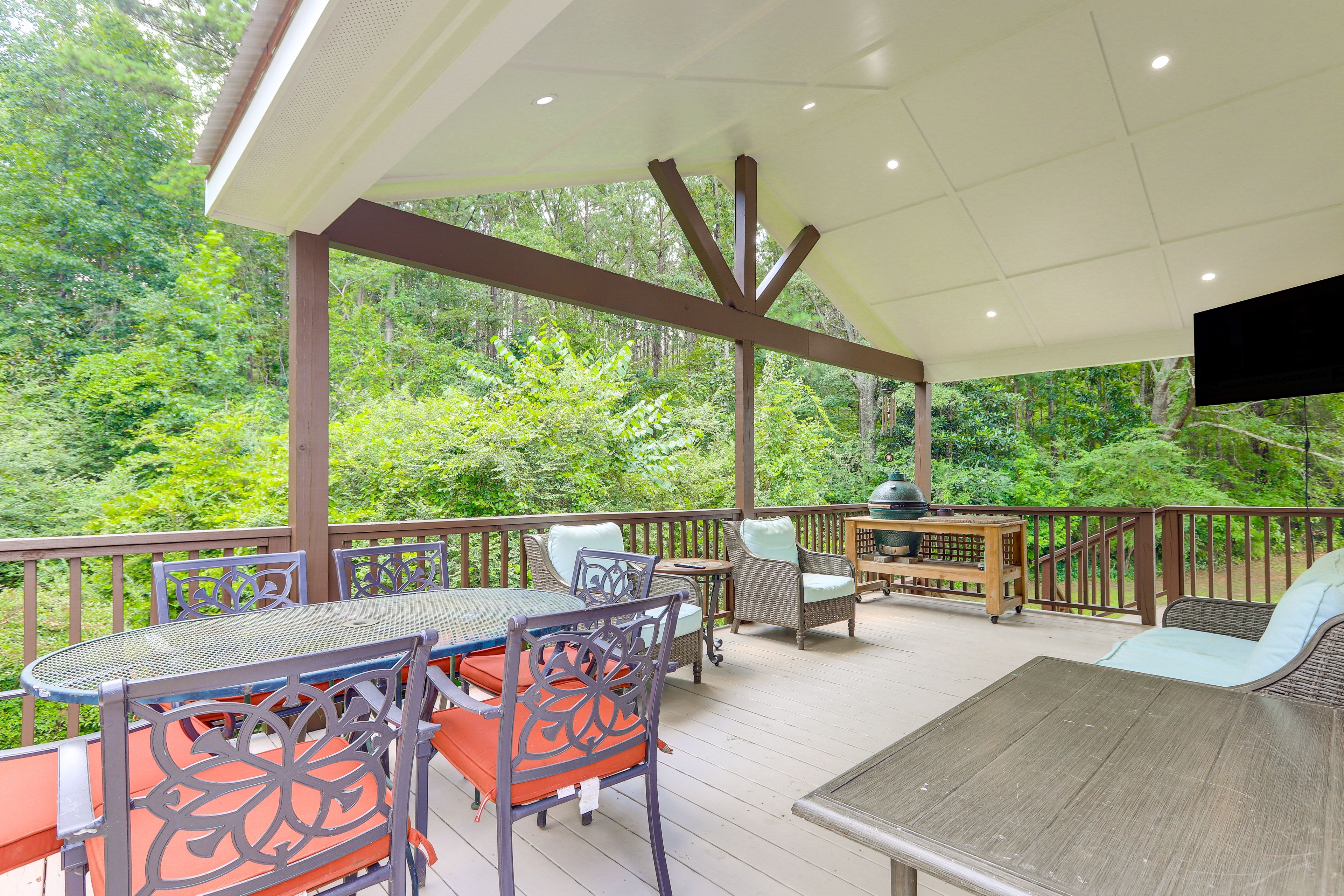 Shiloh Vacation Rental | 4BR | 2BA | 3 Steps to Enter | 1,900 Sq Ft