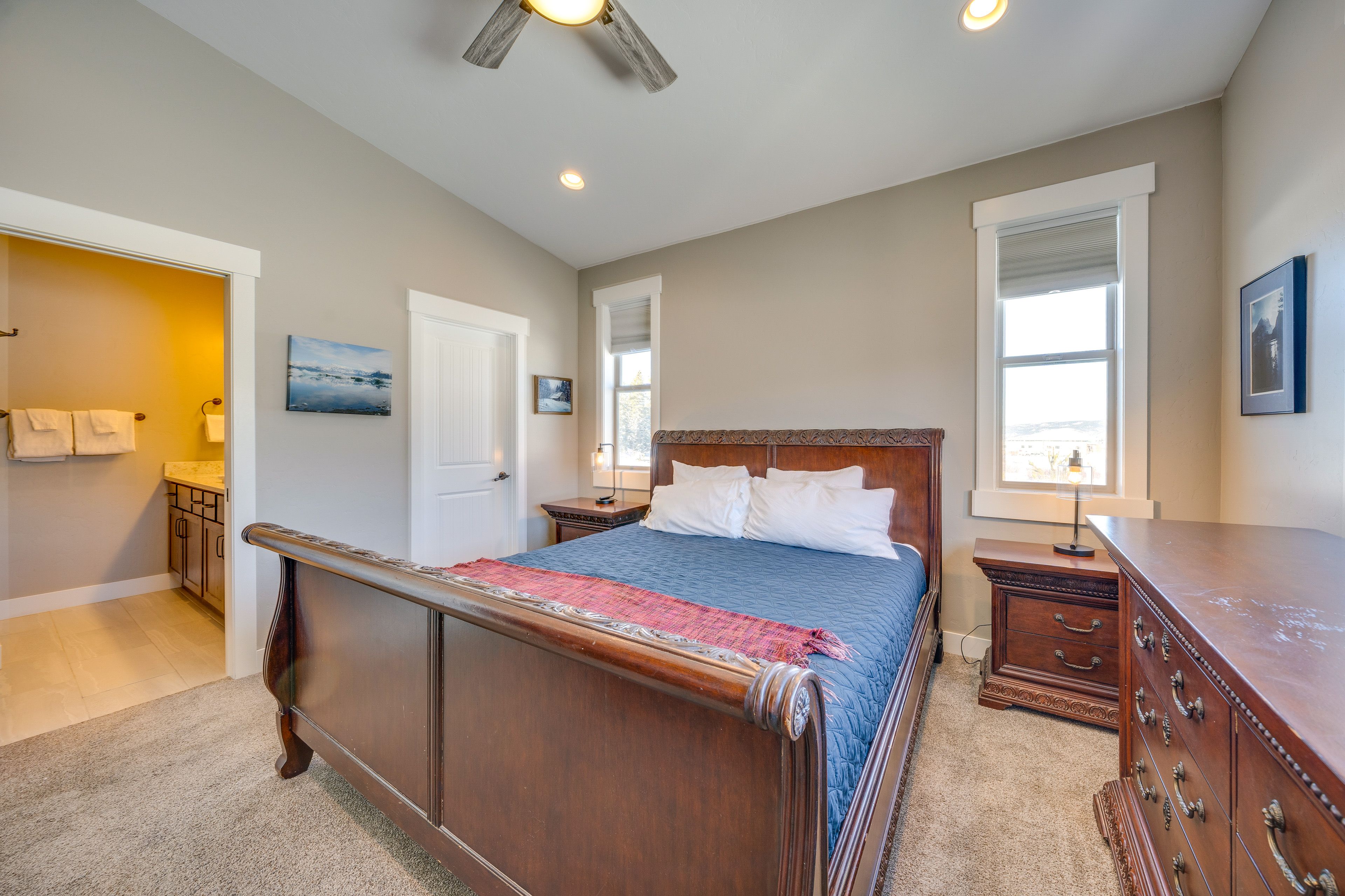 Bedroom 1 | California King Bed | 1st Floor