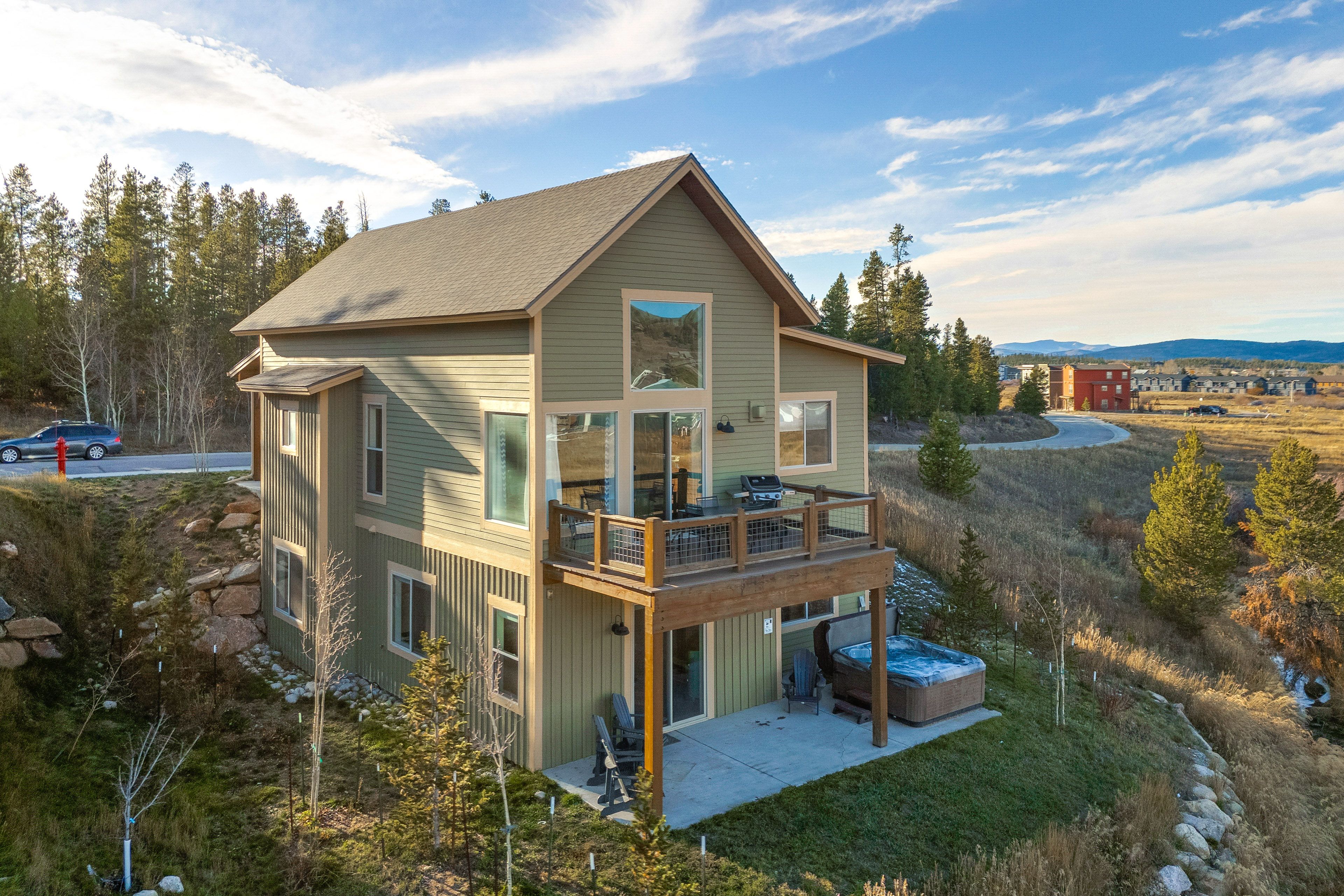 Exterior | Furnished Deck & Patio