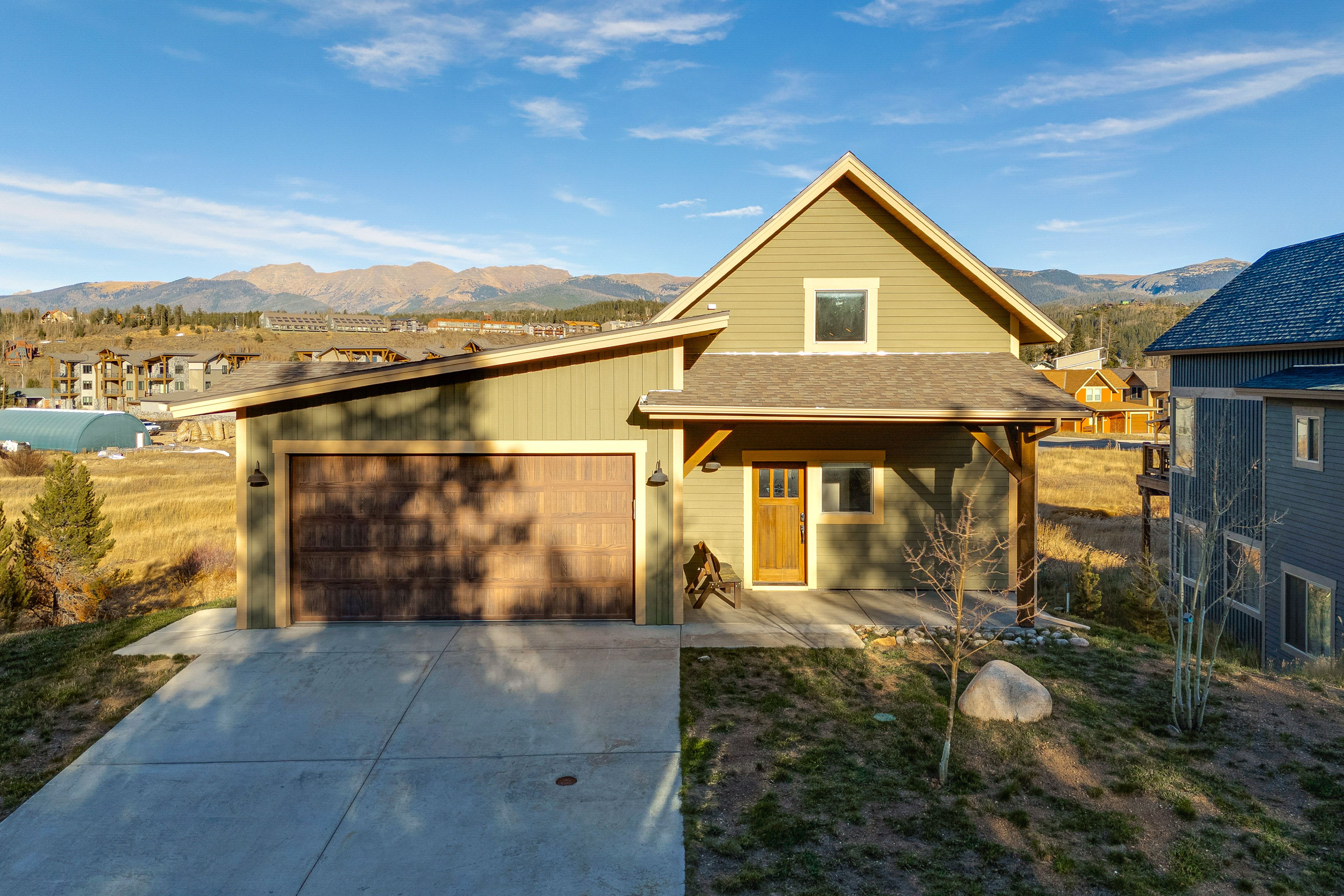 Parking | Driveway (2 Vehicles)