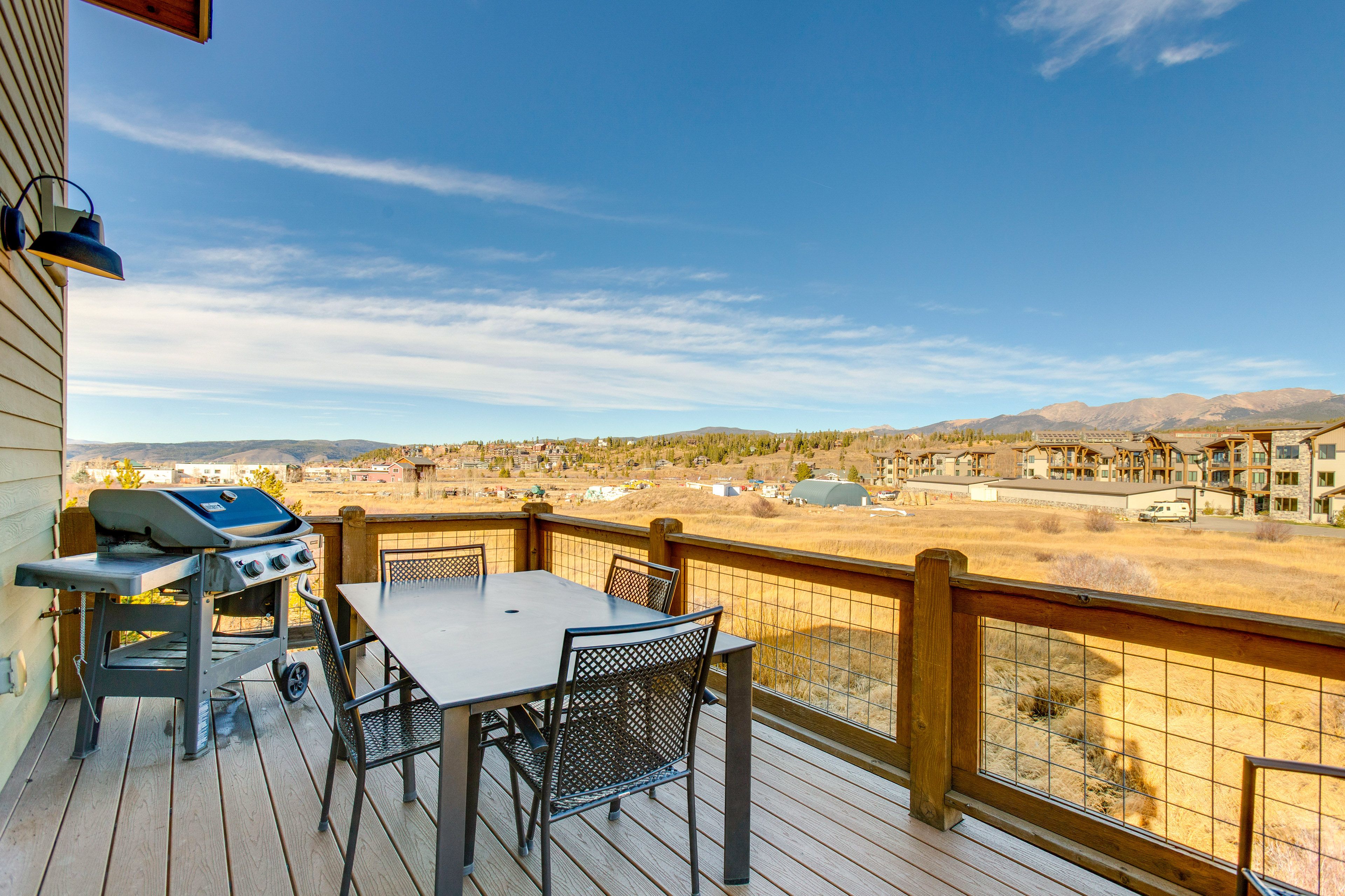 Furnished Deck | Mountain Views | Gas Grill | Outdoor Dining
