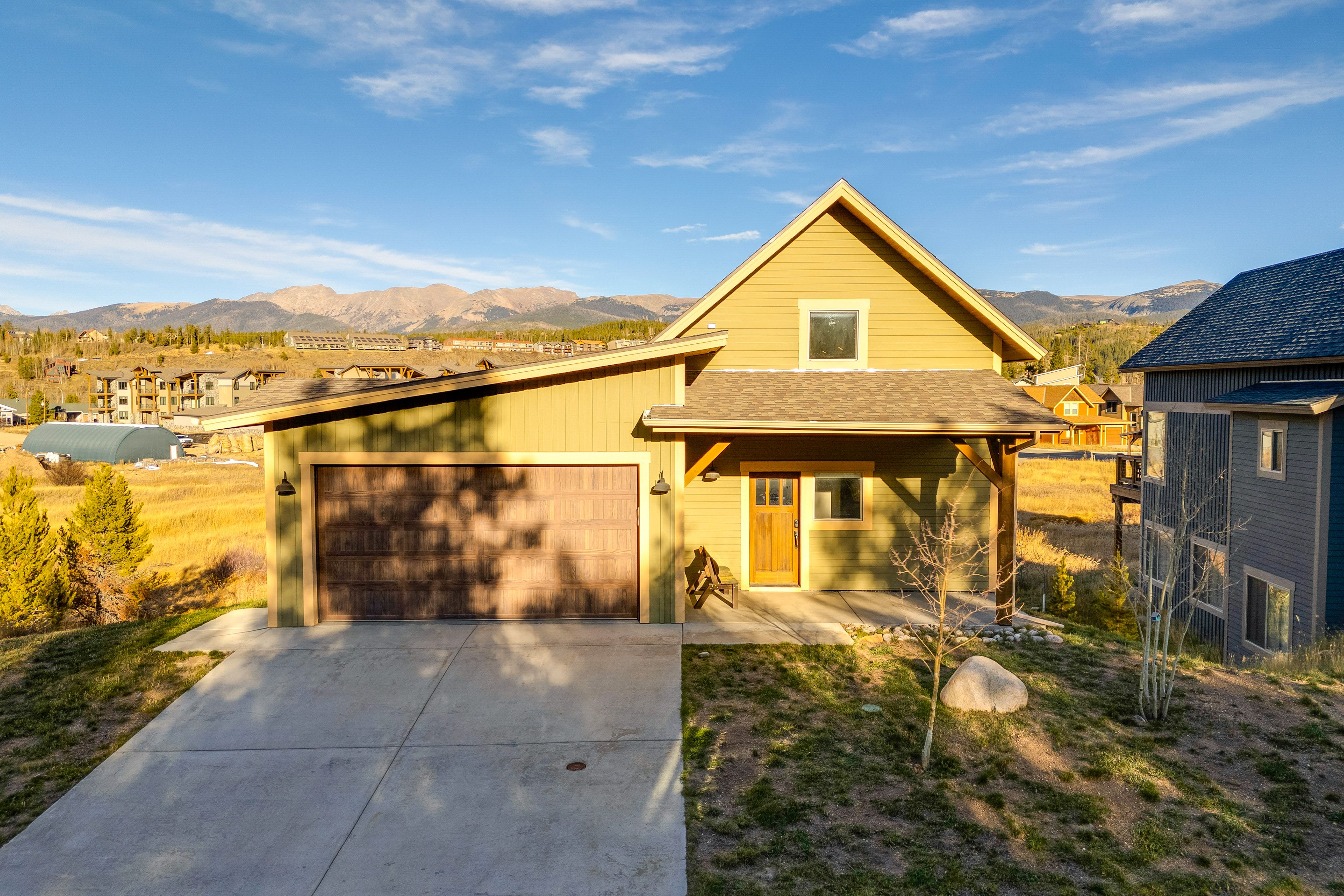 Parking | Driveway (2 Vehicles)