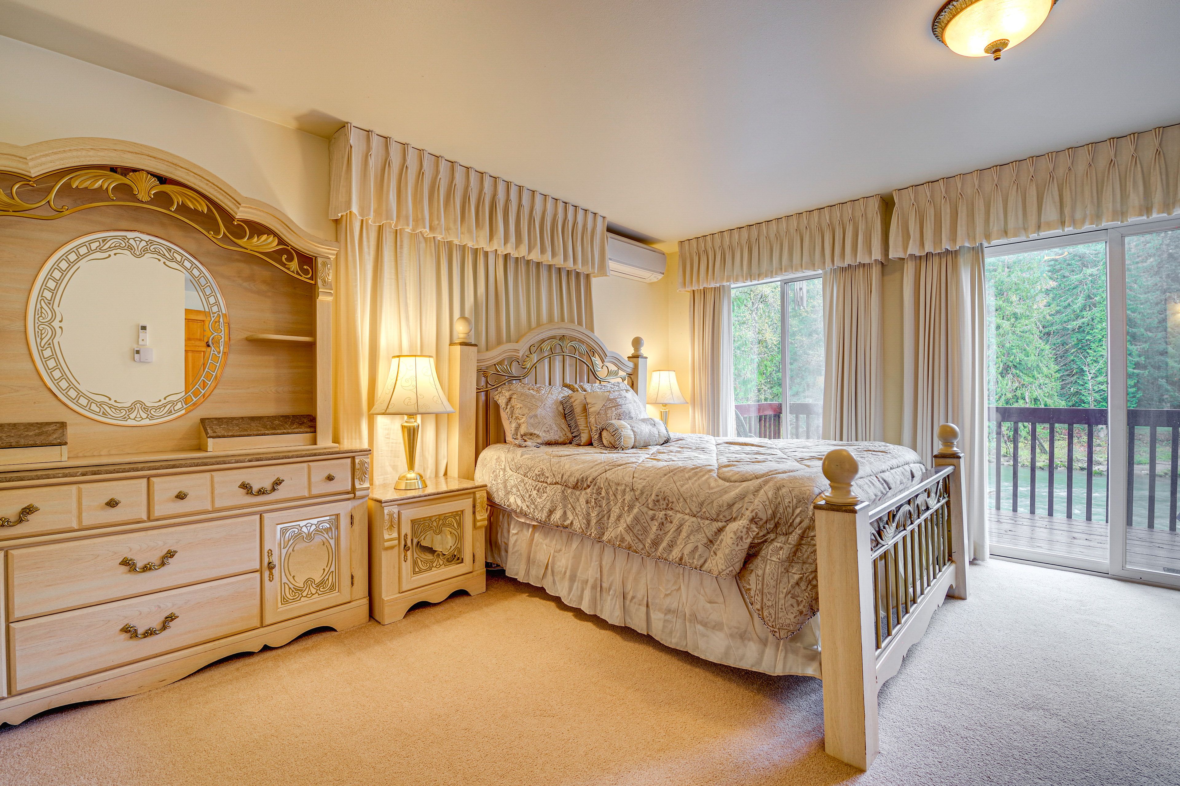 Bedroom 2 | Upper Level | Queen Bed | Linens Provided
