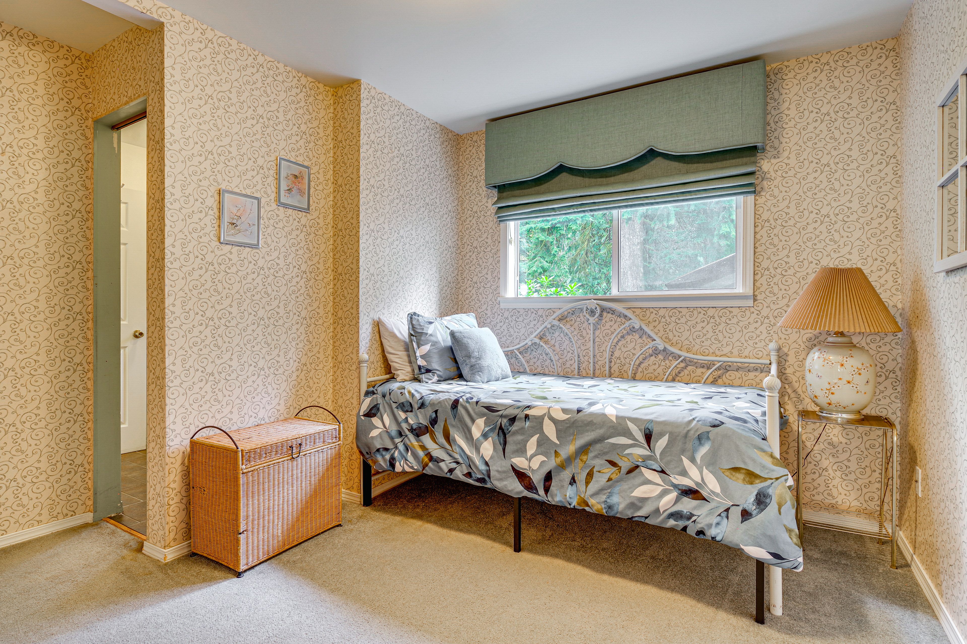 Bedroom 1 | Main Level | Twin Daybed | Linens Provided