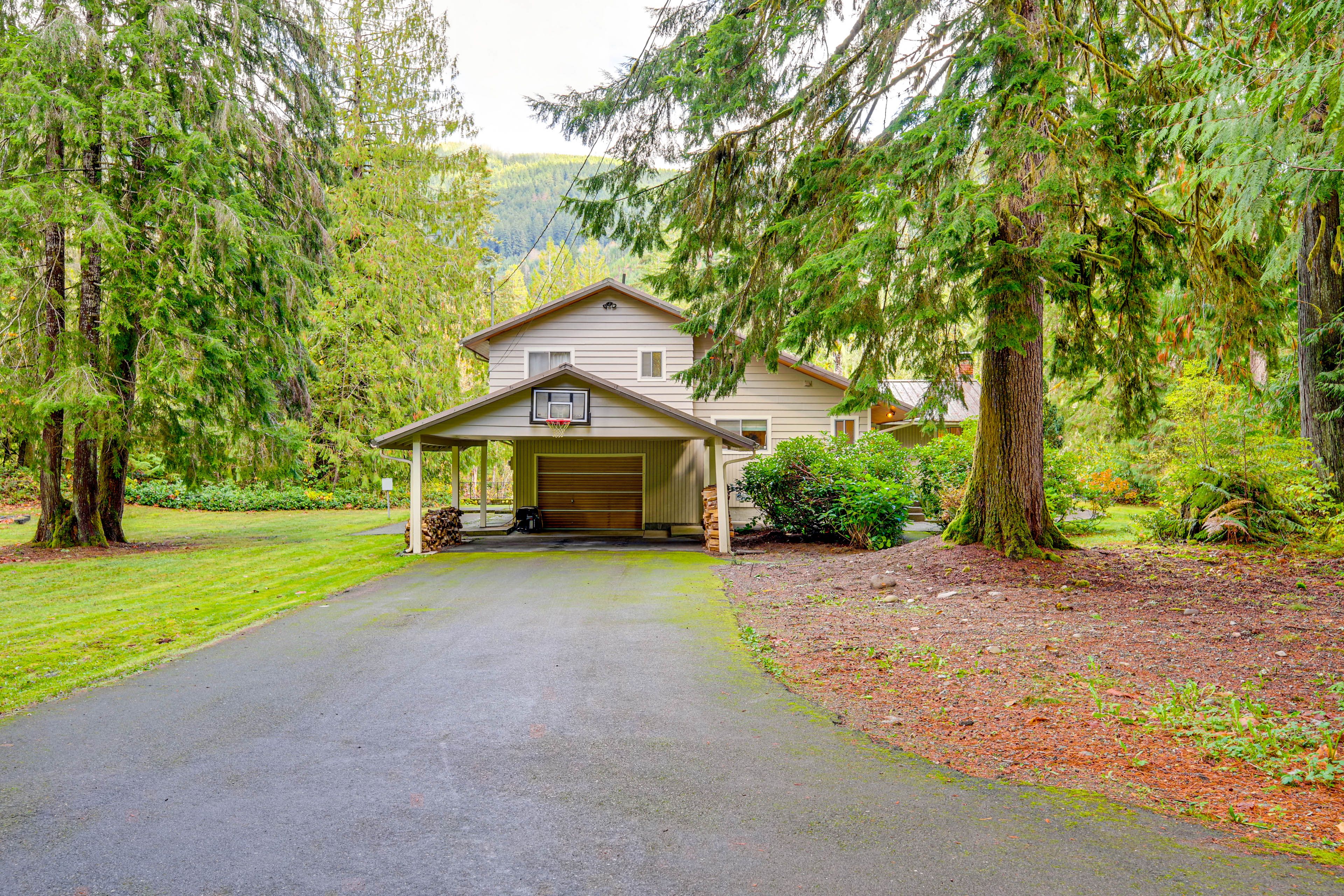 Parking | Driveway (2 Vehicles) | Carport (2 Vehicles) | RV Parking Allowed