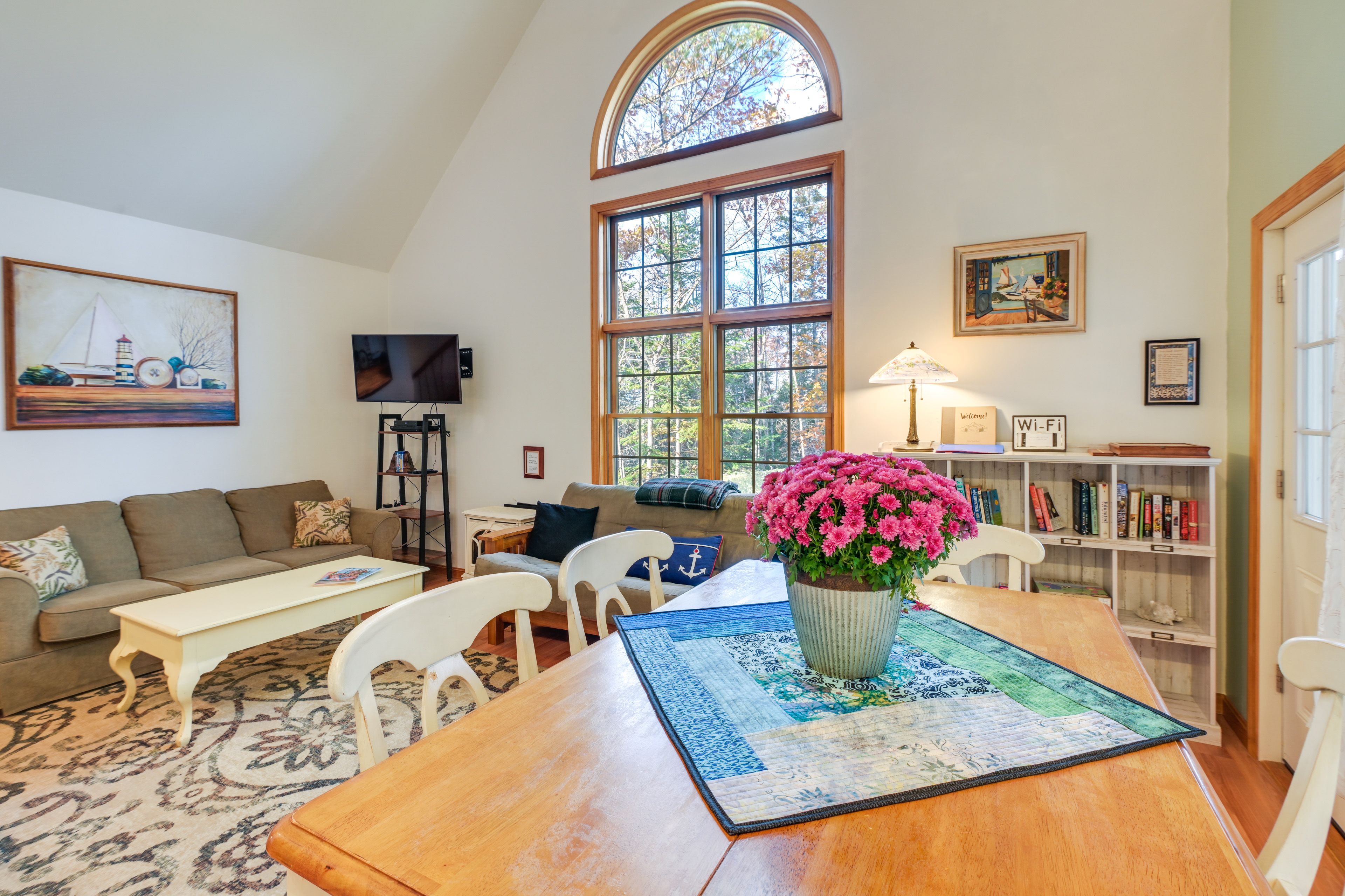 Dining Area | 1st Floor