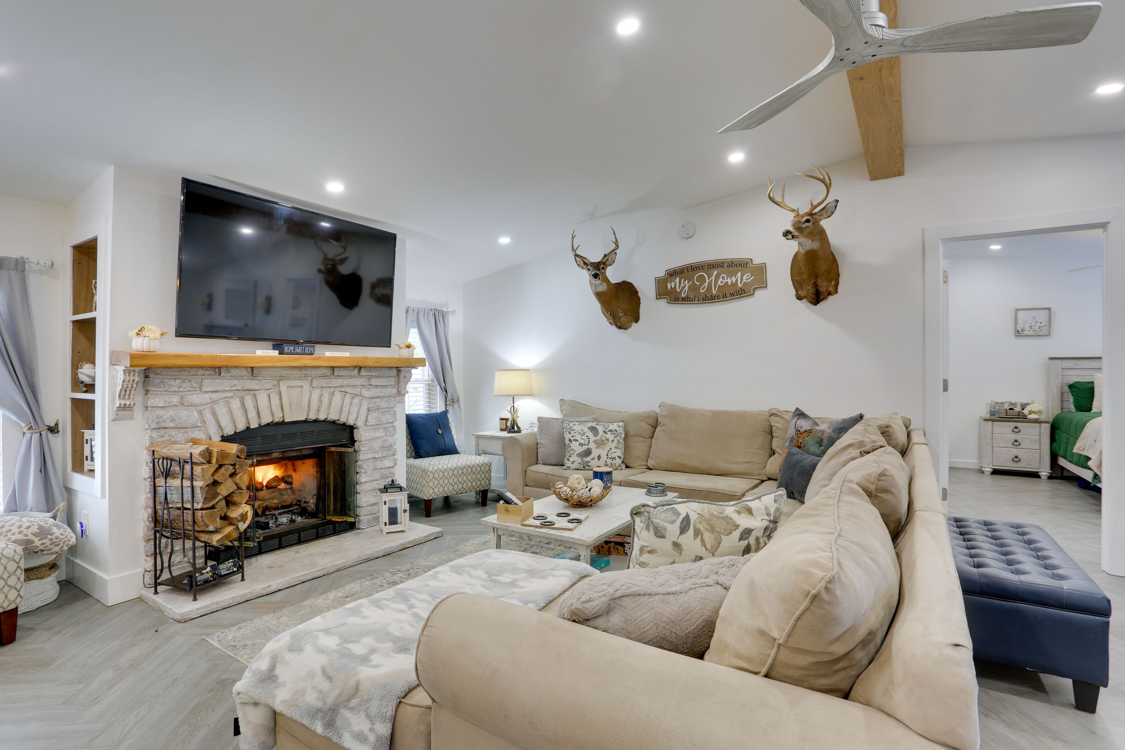 Living Room | Queen Sleeper Sofa