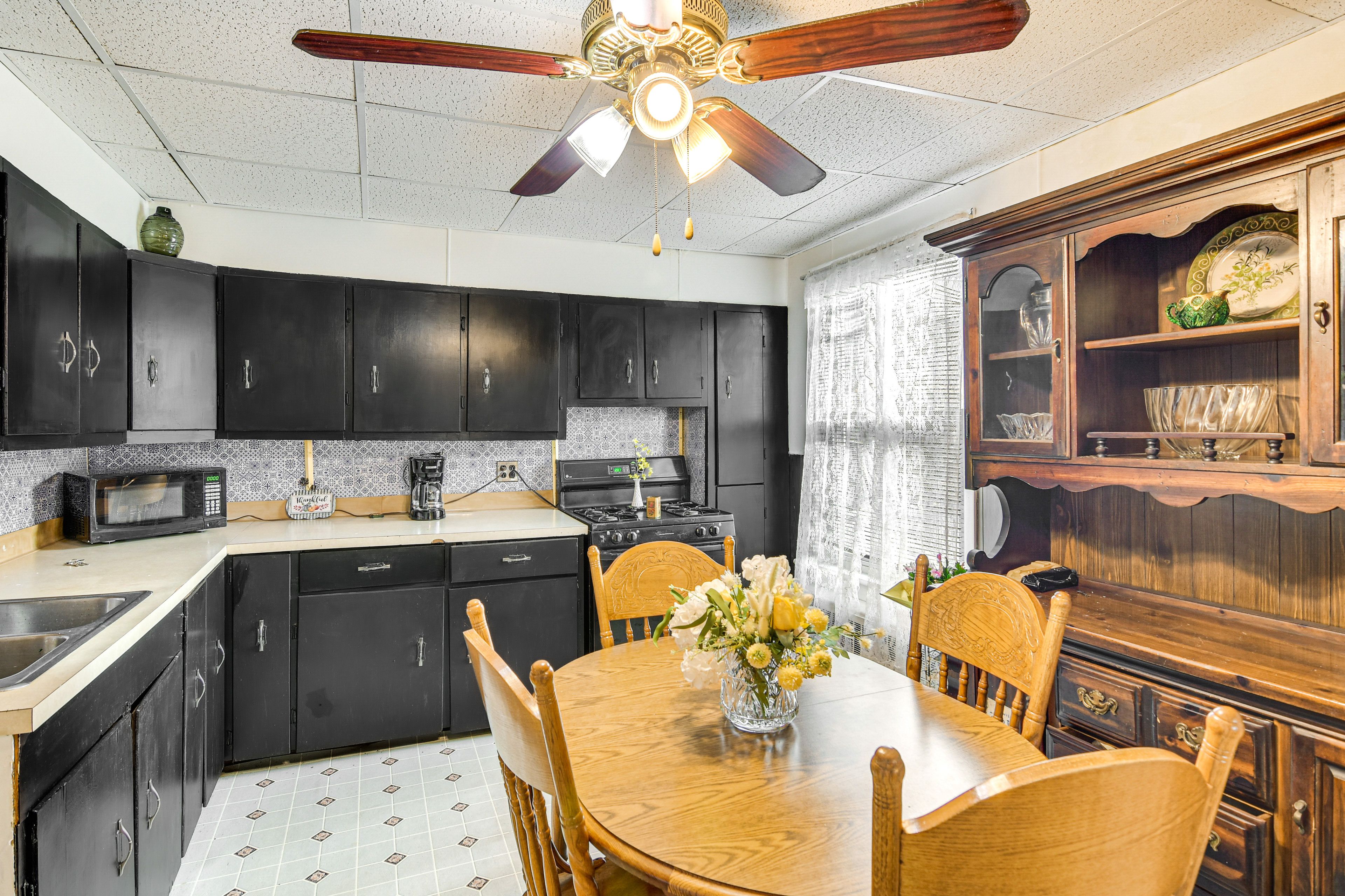Kitchen | 1st Floor | Drip Coffee Pot | Blender | Toaster Oven