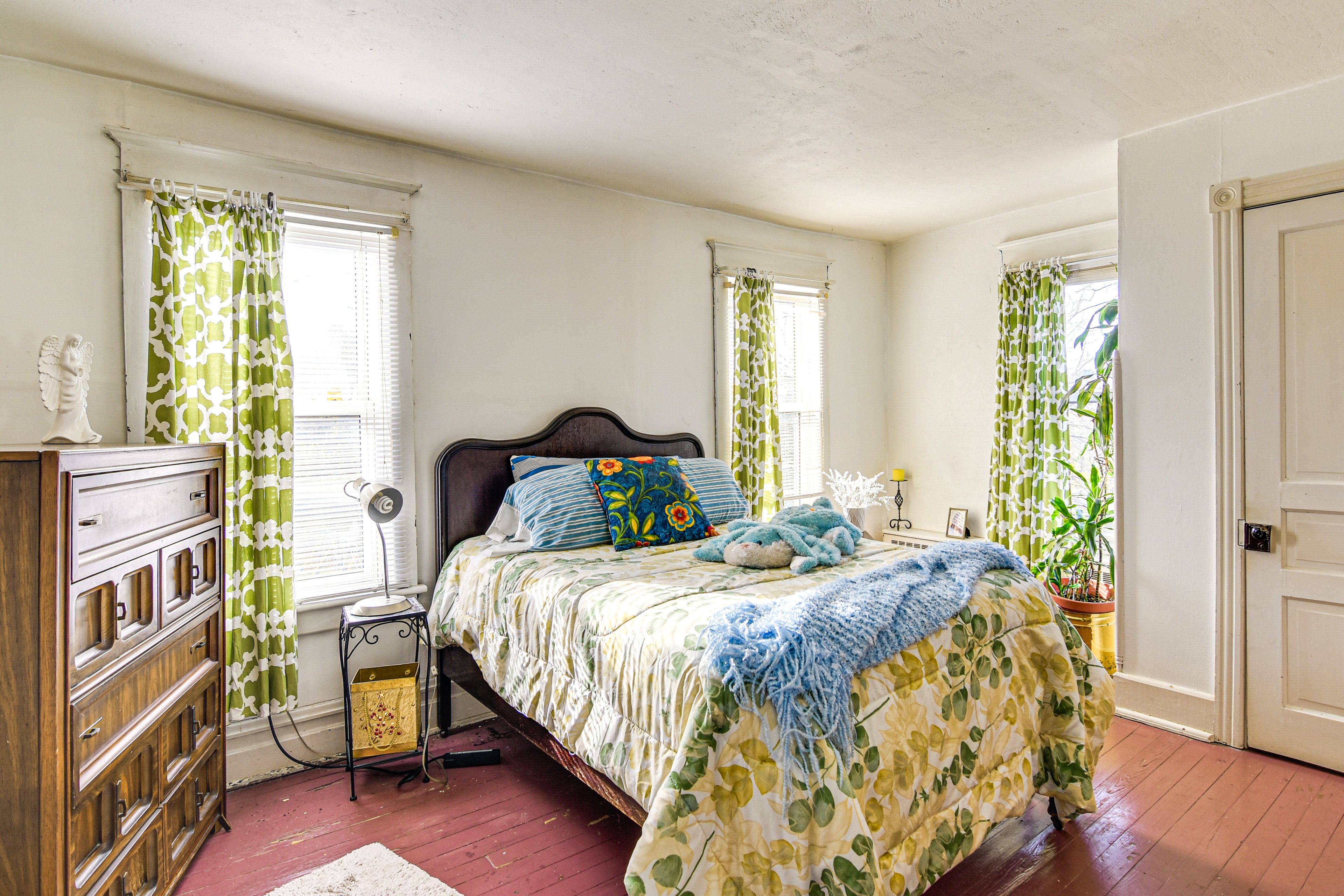 Bedroom 1 | Full Bed | 2nd Floor