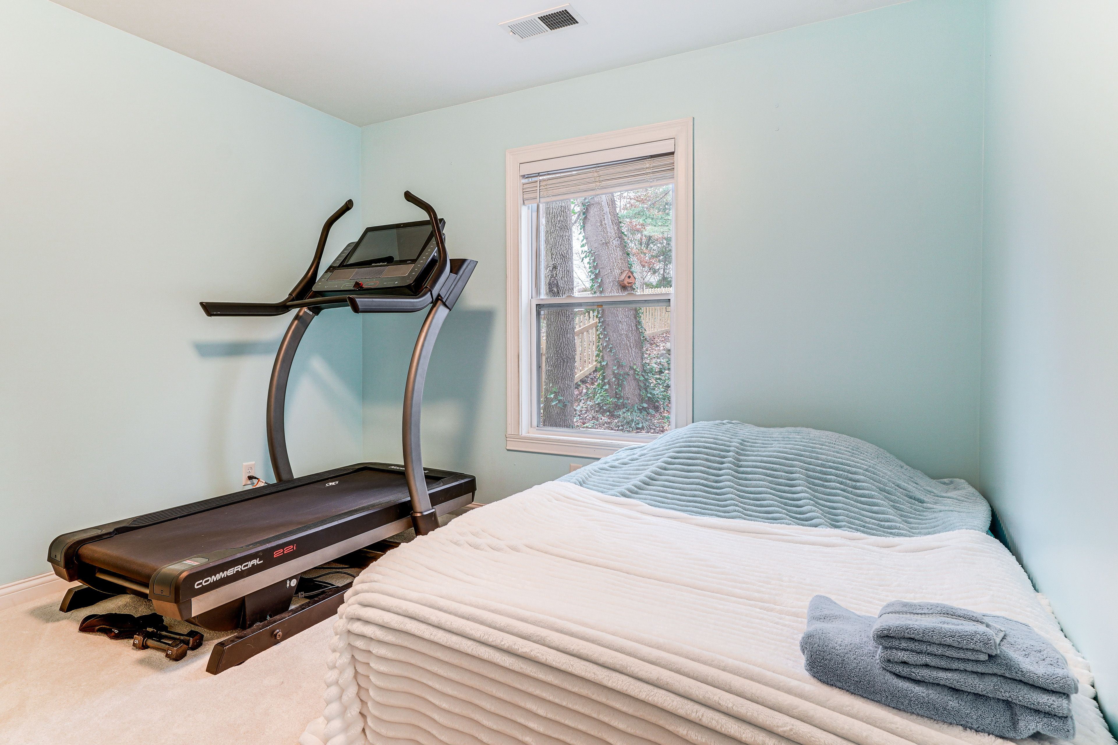 Bedroom 3 | Queen Bed