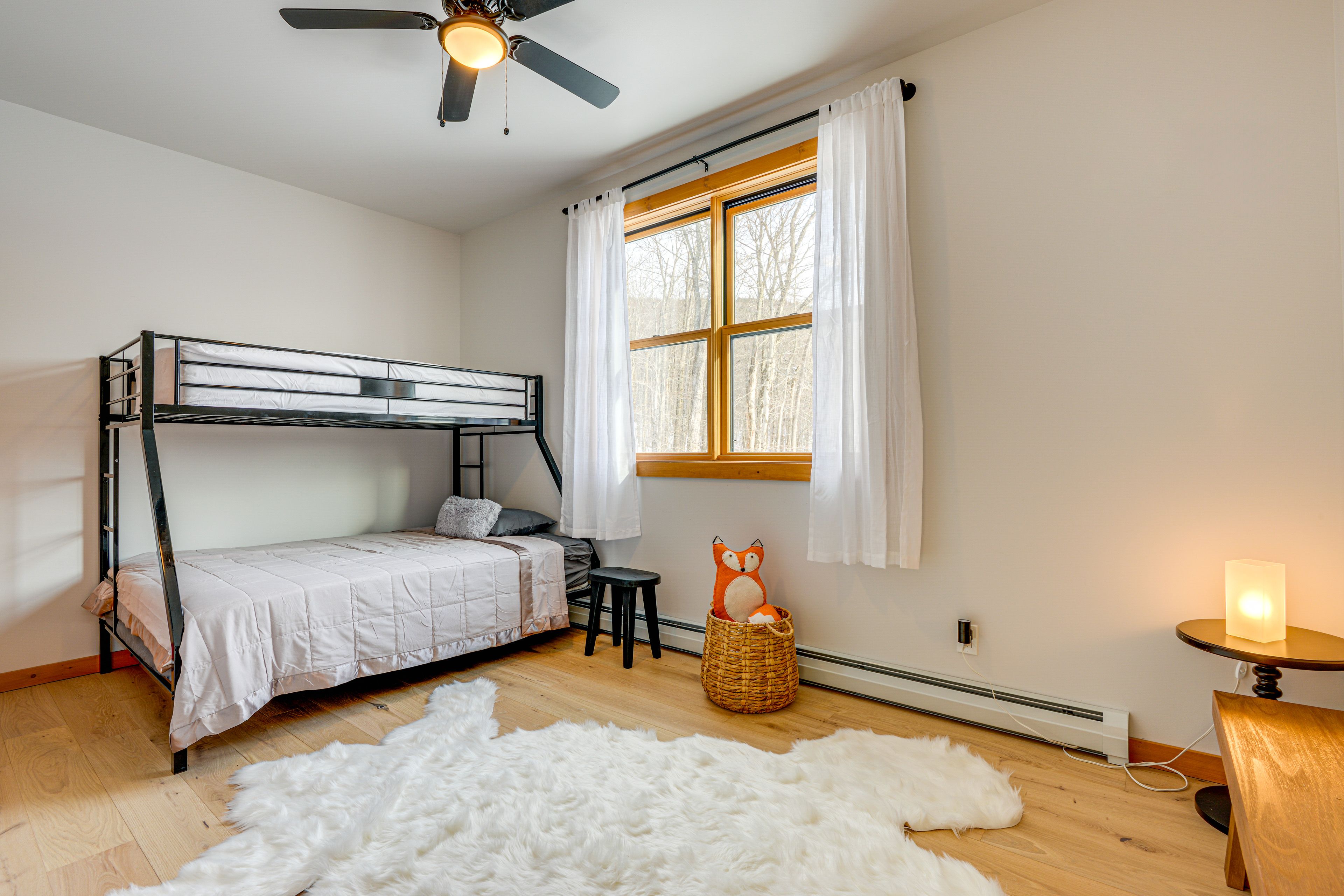Bedroom 3 | Twin/Queen Bunk Bed | 2nd Floor