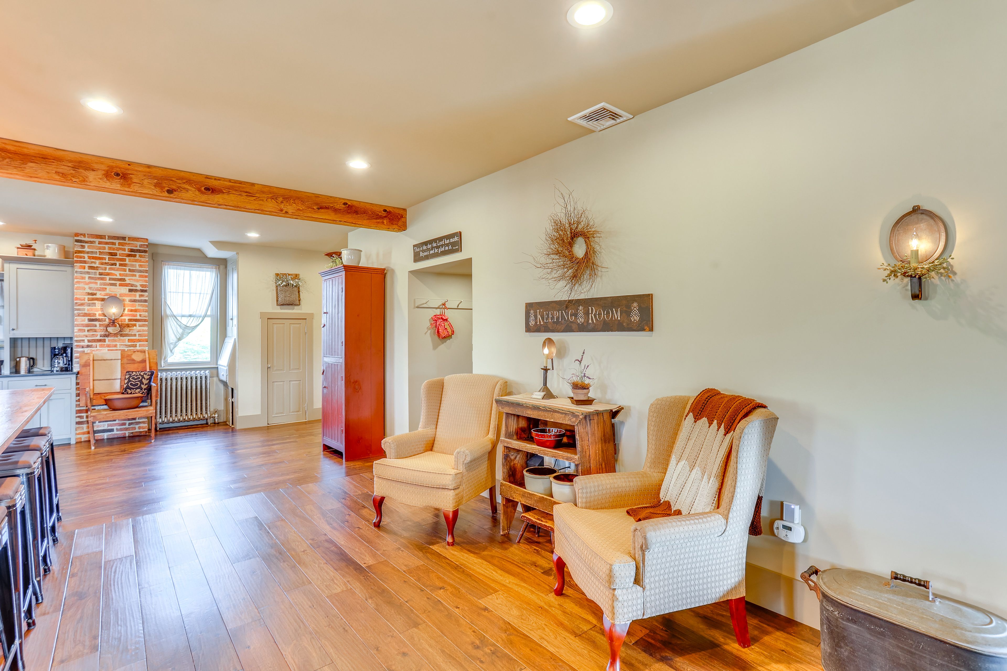 Sitting Area | 1st Floor