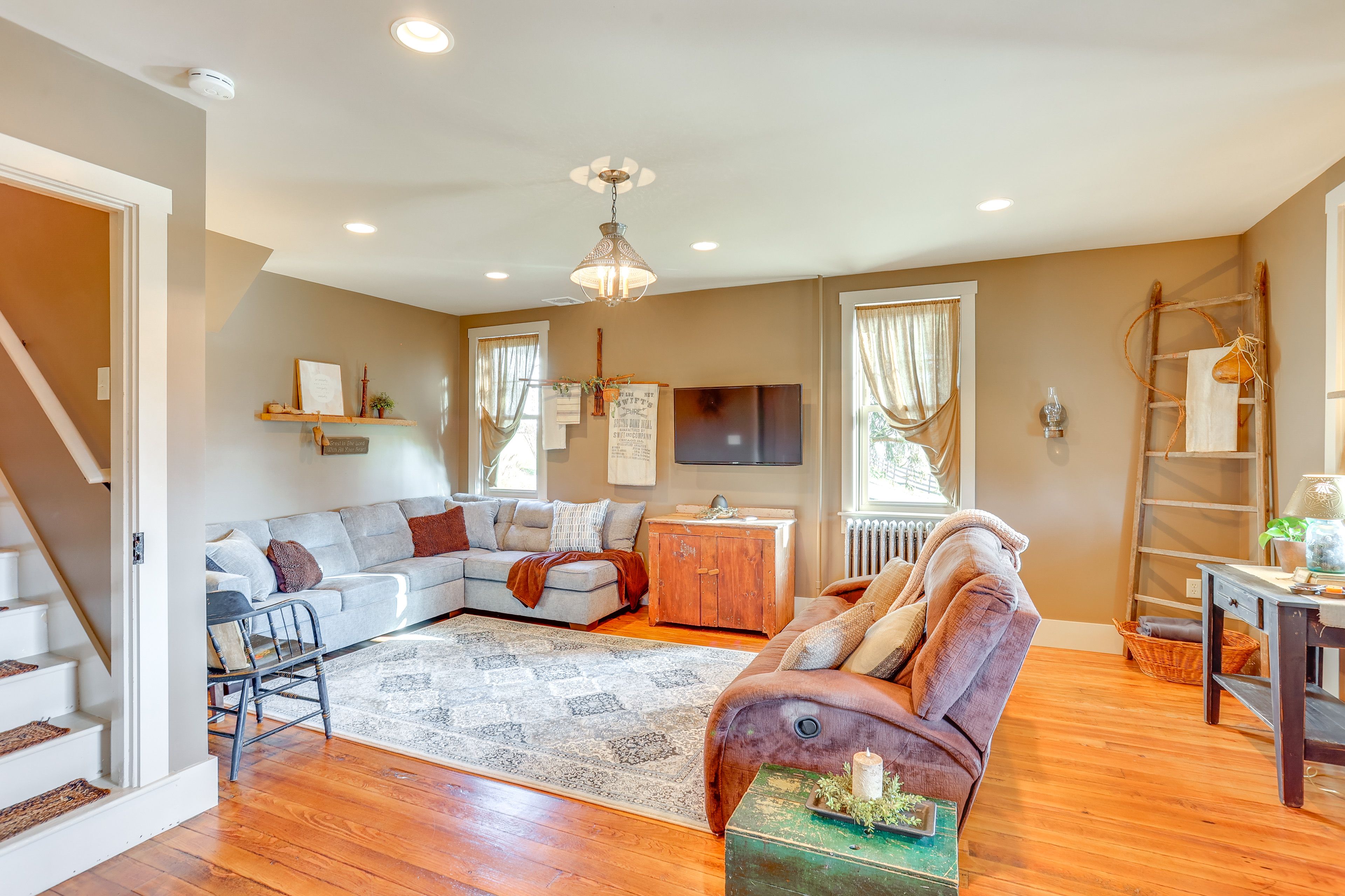Living Room | 2-Story Home | Queen Sleeper Sofa | Smart TV w/ Cable