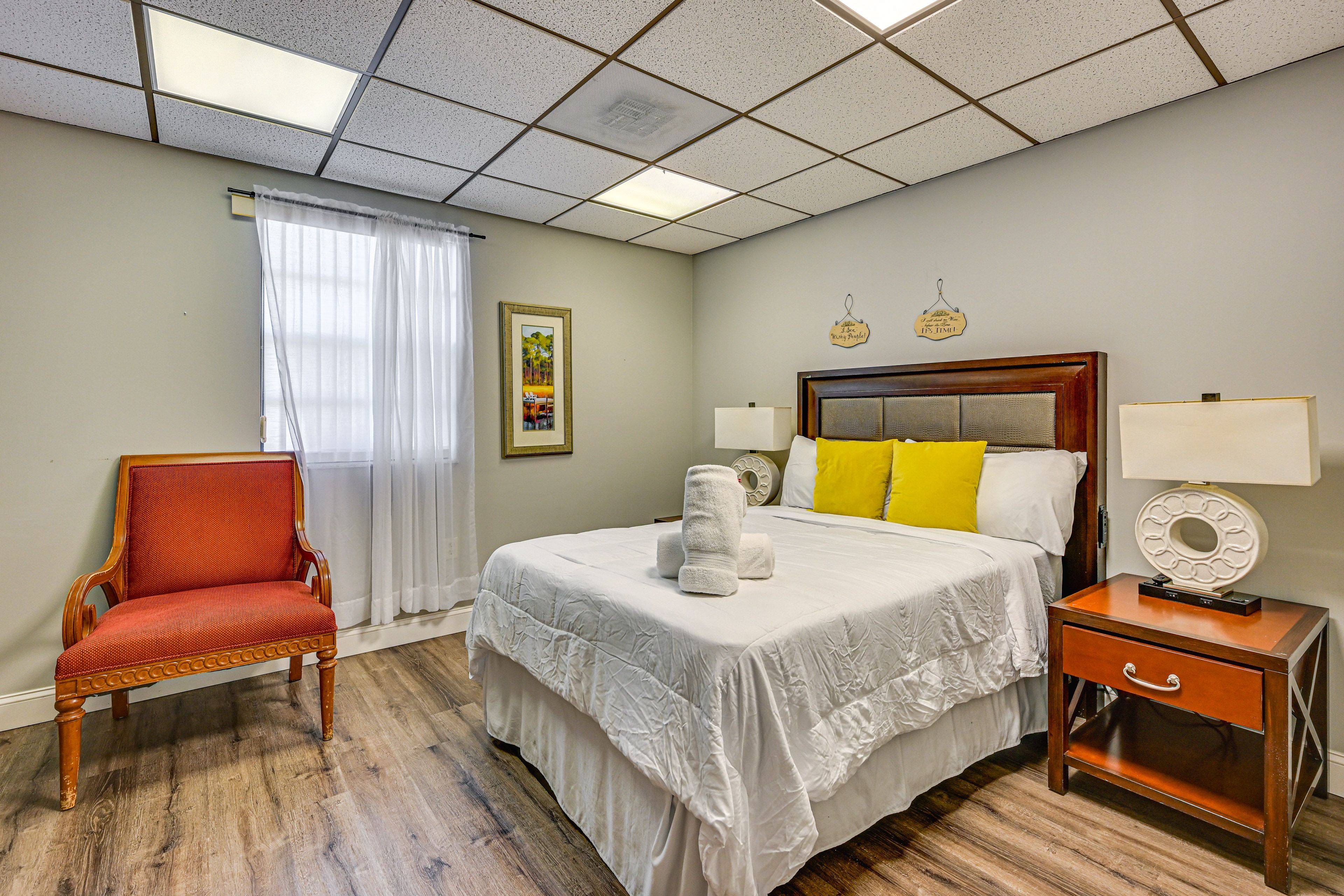 Bedroom 3 | Queen Bed
