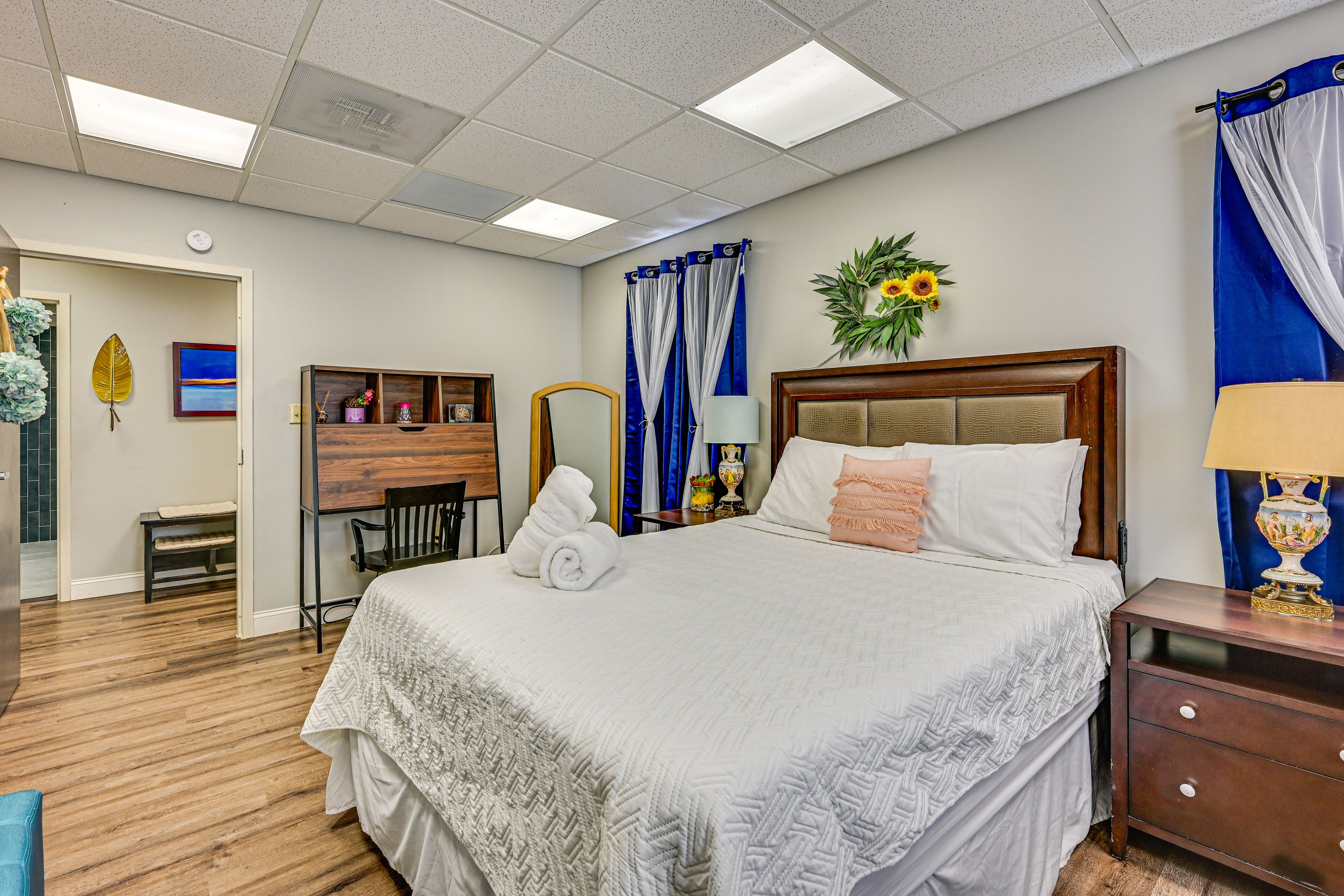 Bedroom 1 | Queen Bed | Smart TV | Linens Provided