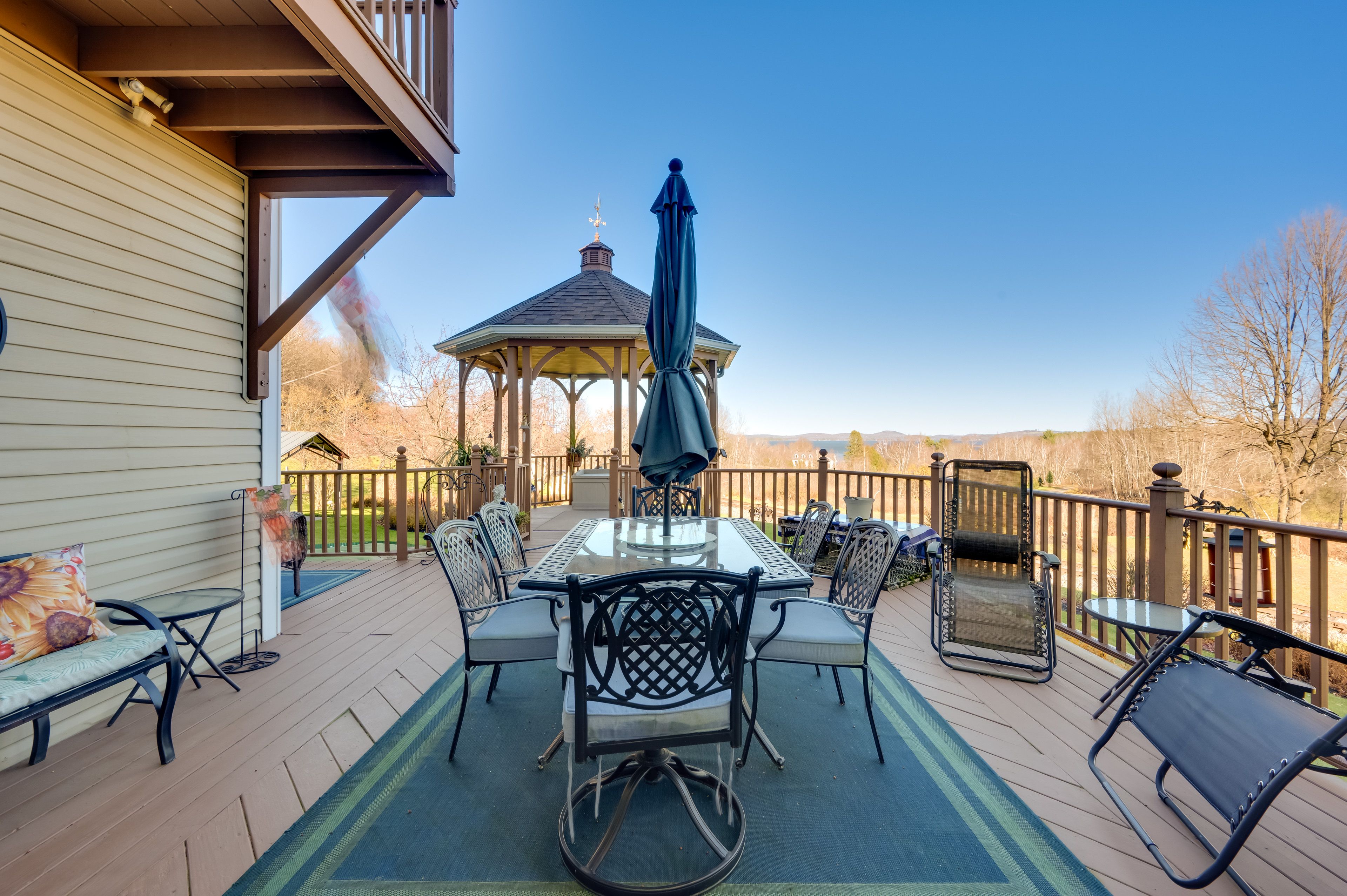 Private Deck | Lake View | Dining Area
