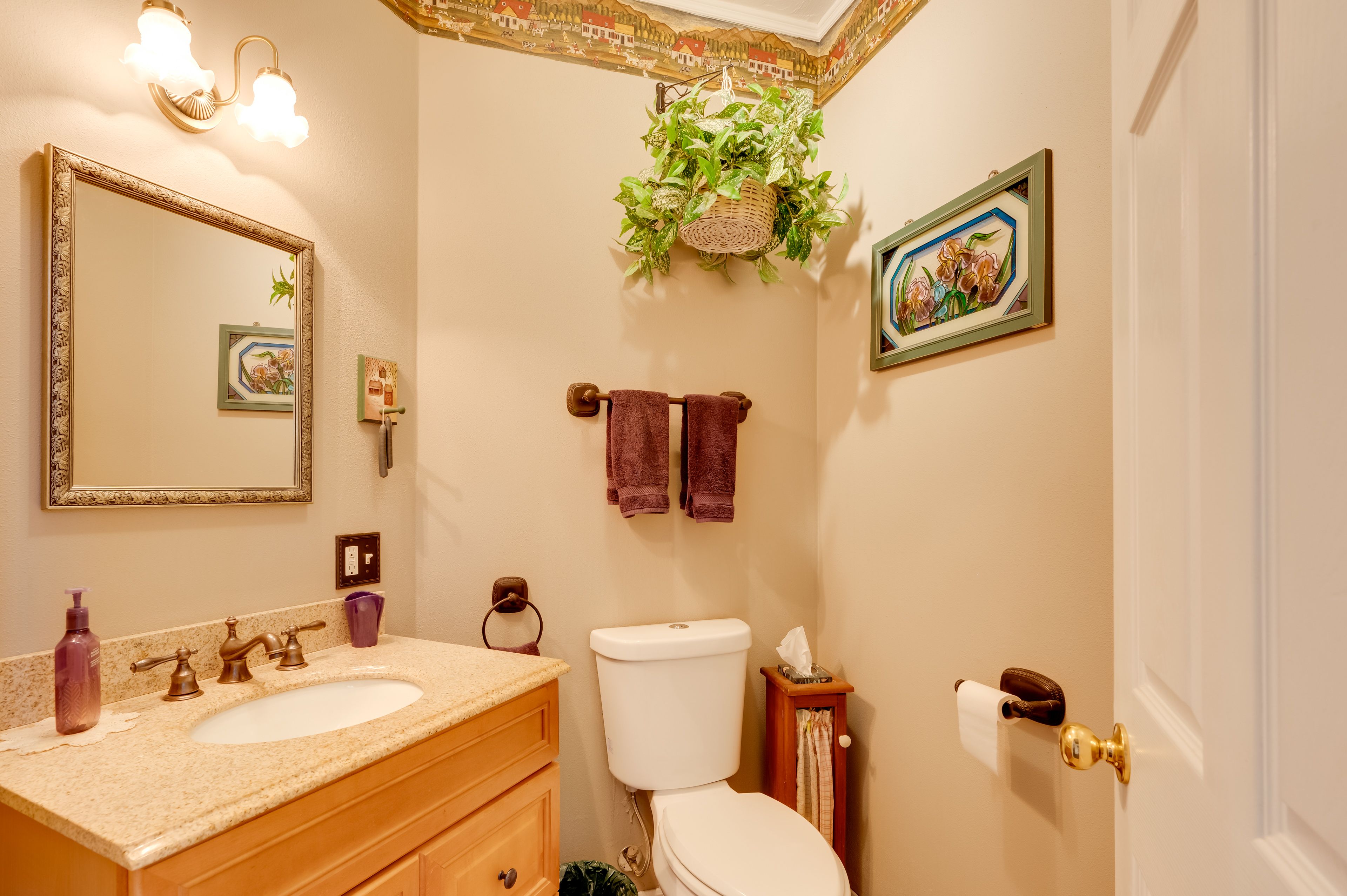 Half Bathroom | 1st Floor