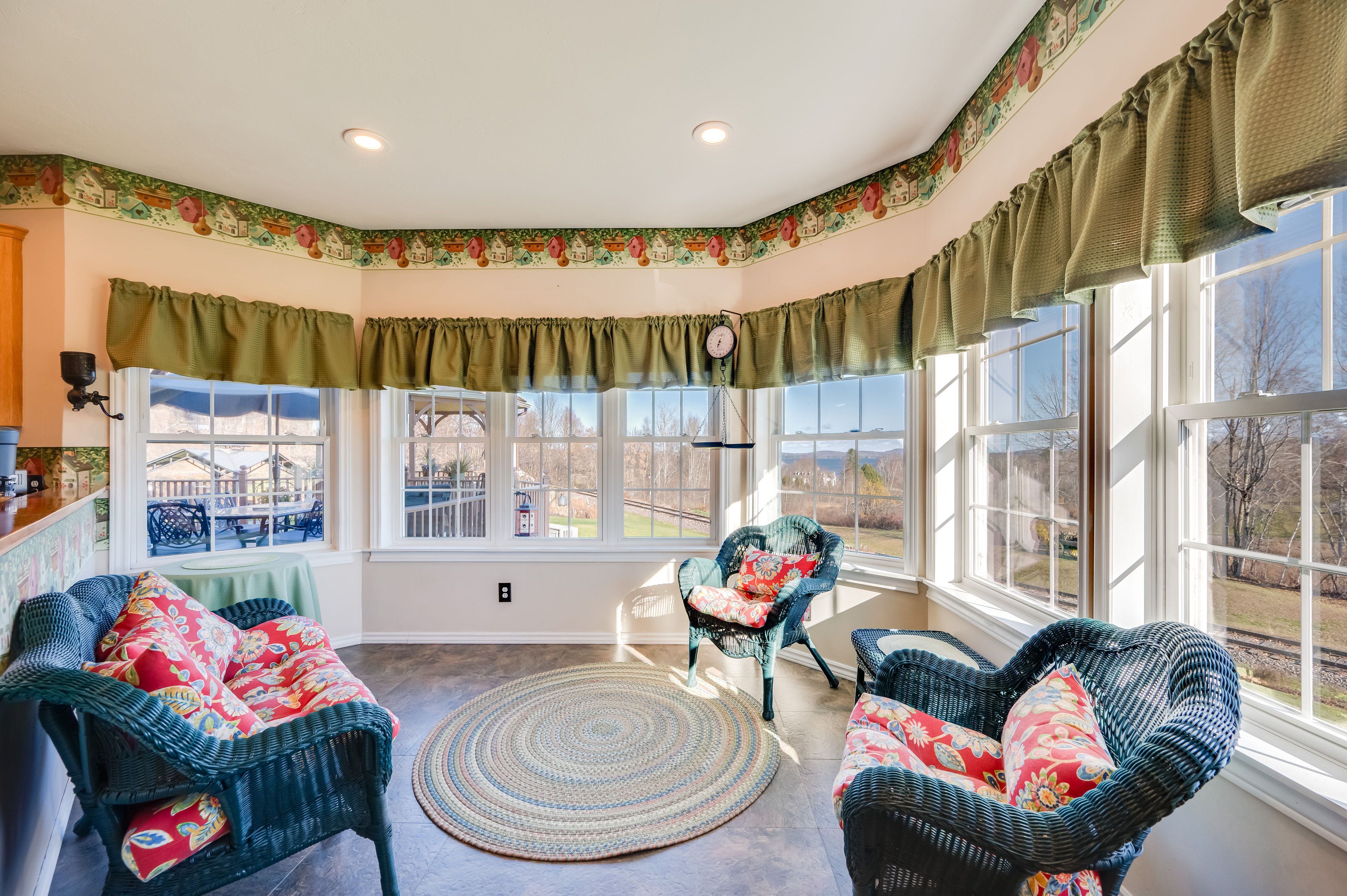 Sitting Area | 1st Floor