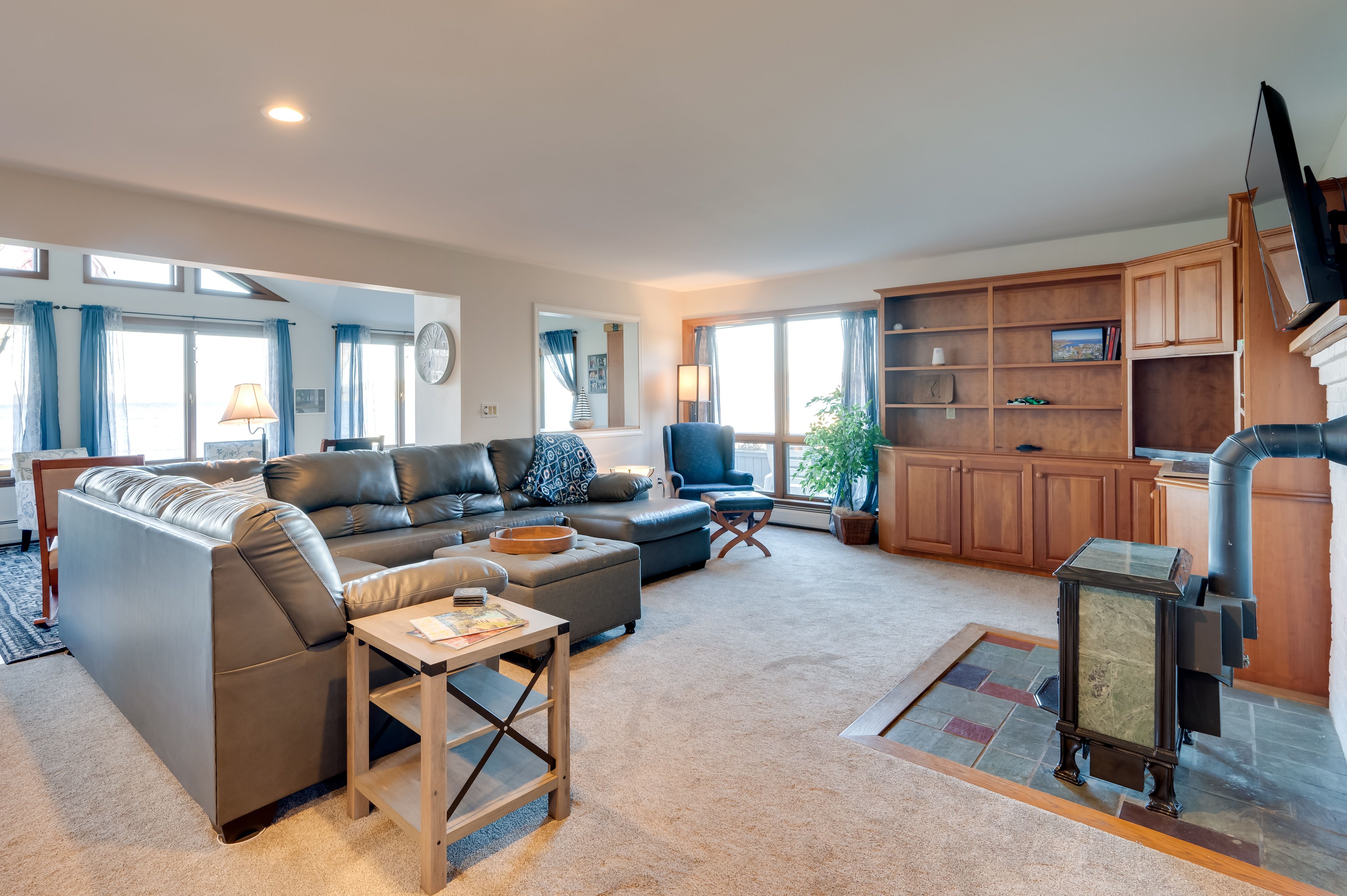 Living Room | Free WiFi | Smart TV | Gas Fireplace | 1st Floor