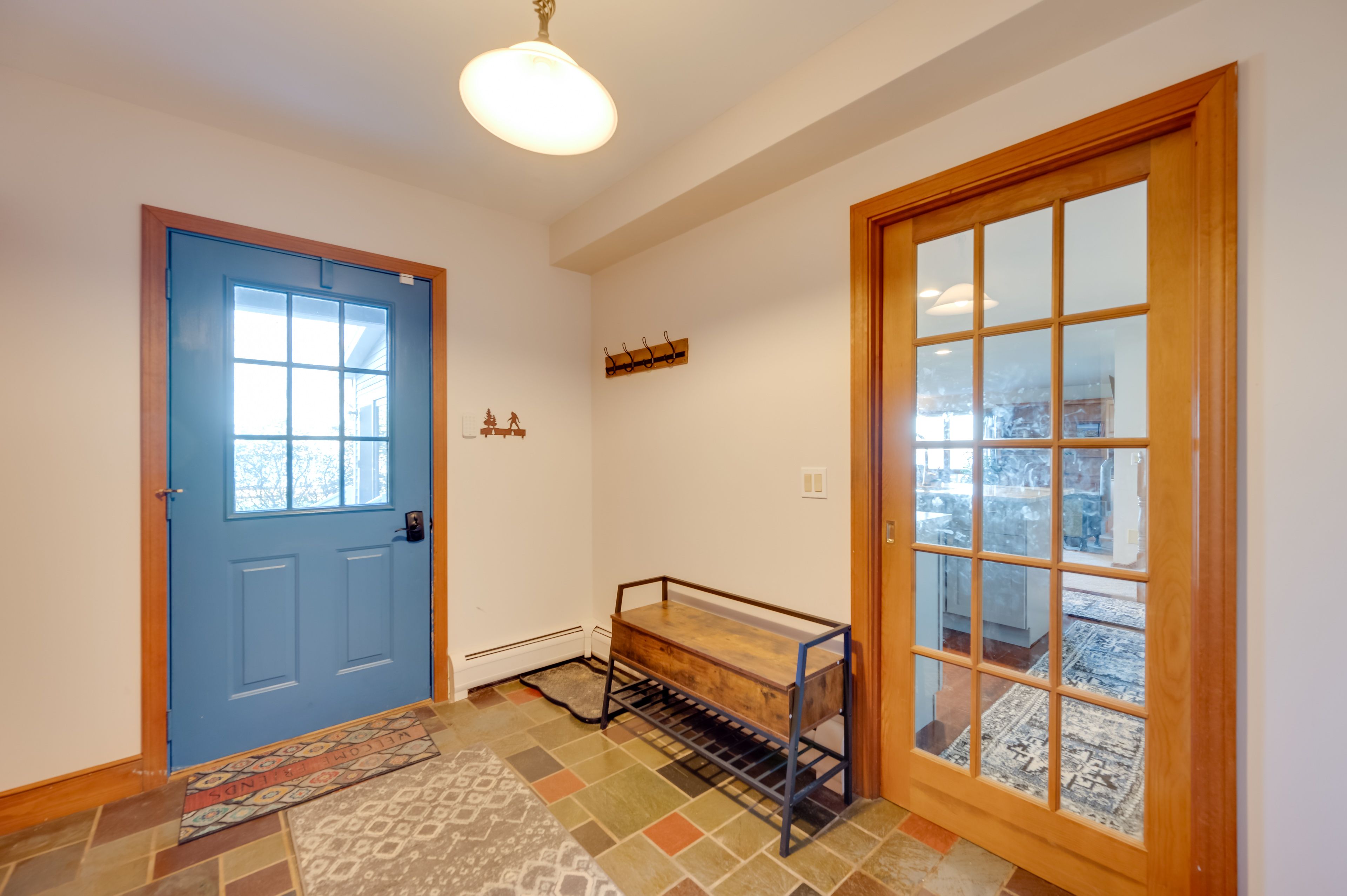 Shared Foyer | Private Entrance