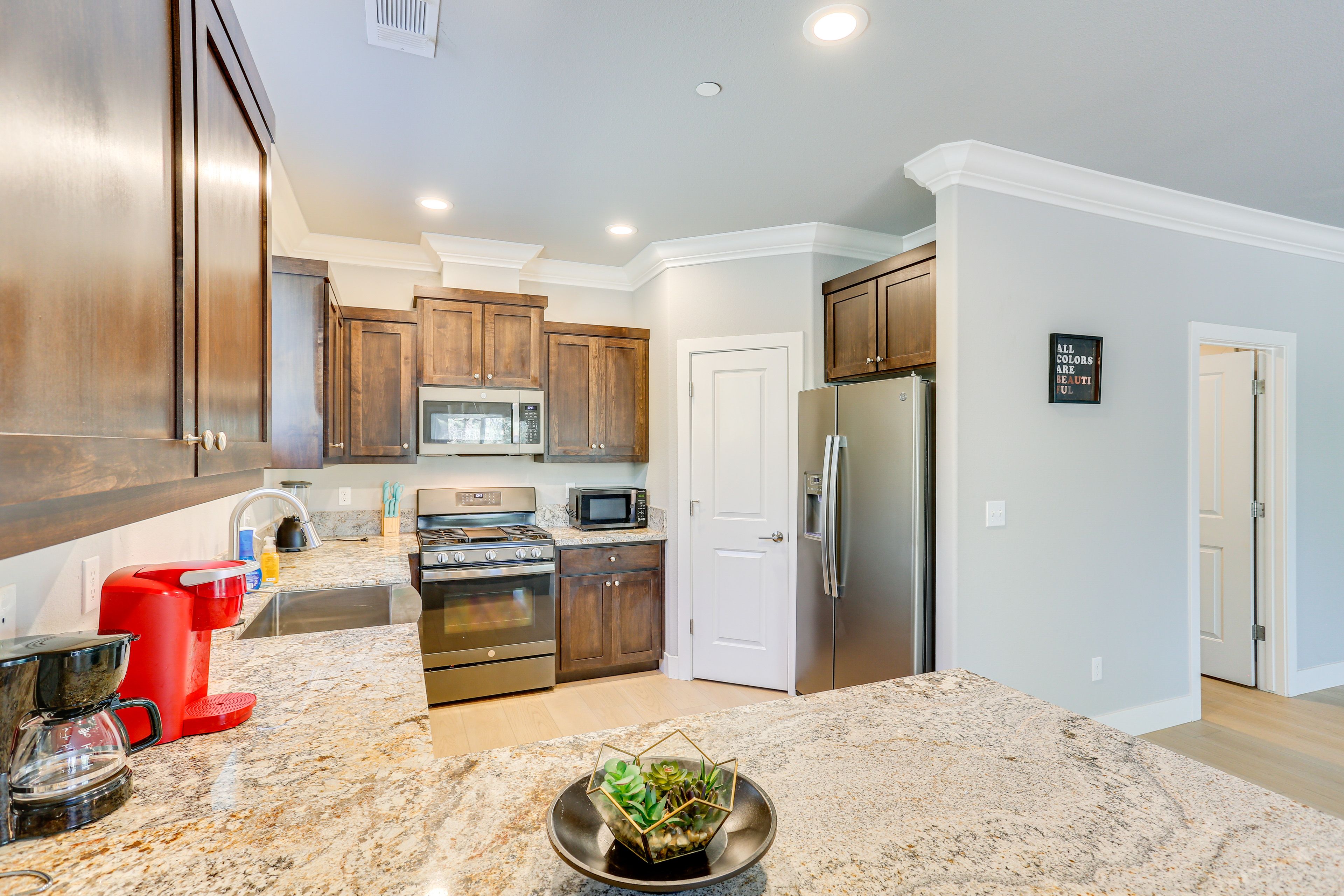 Kitchen | Keurig & Drip Coffee Makers | Pots & Pans | Dishwasher