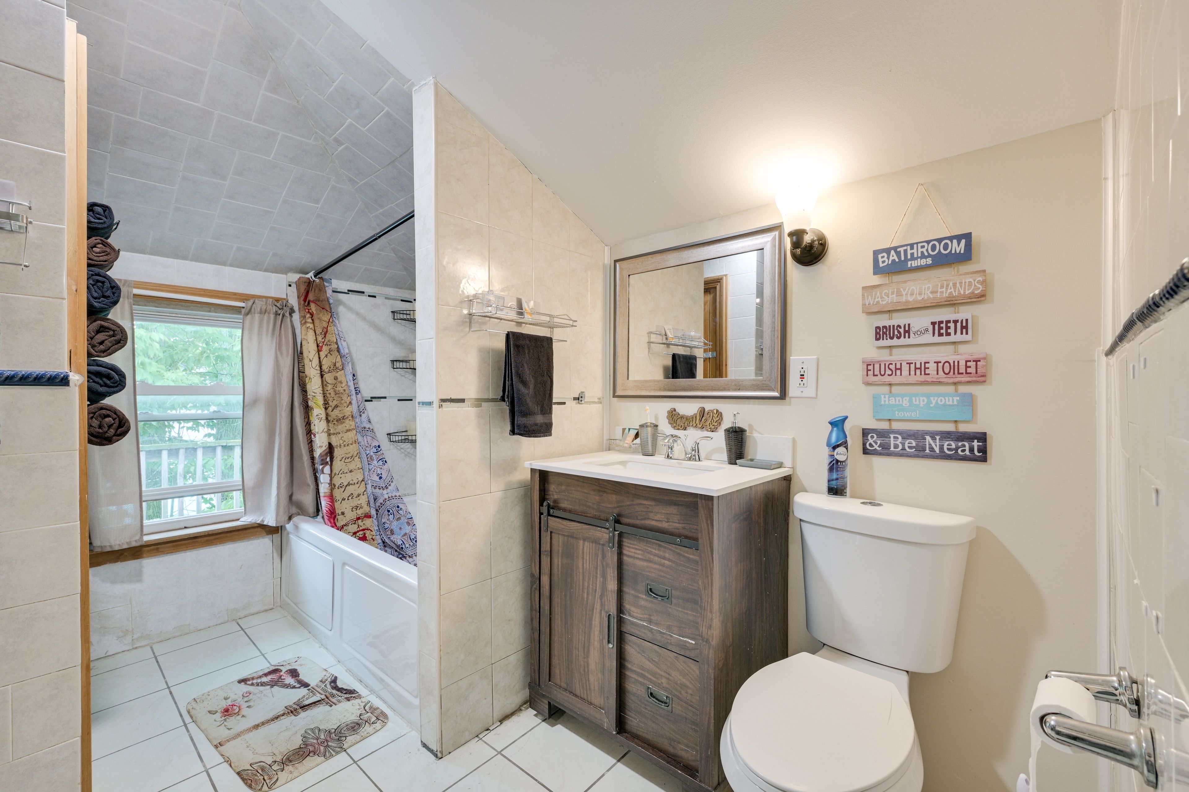 Full Bathroom