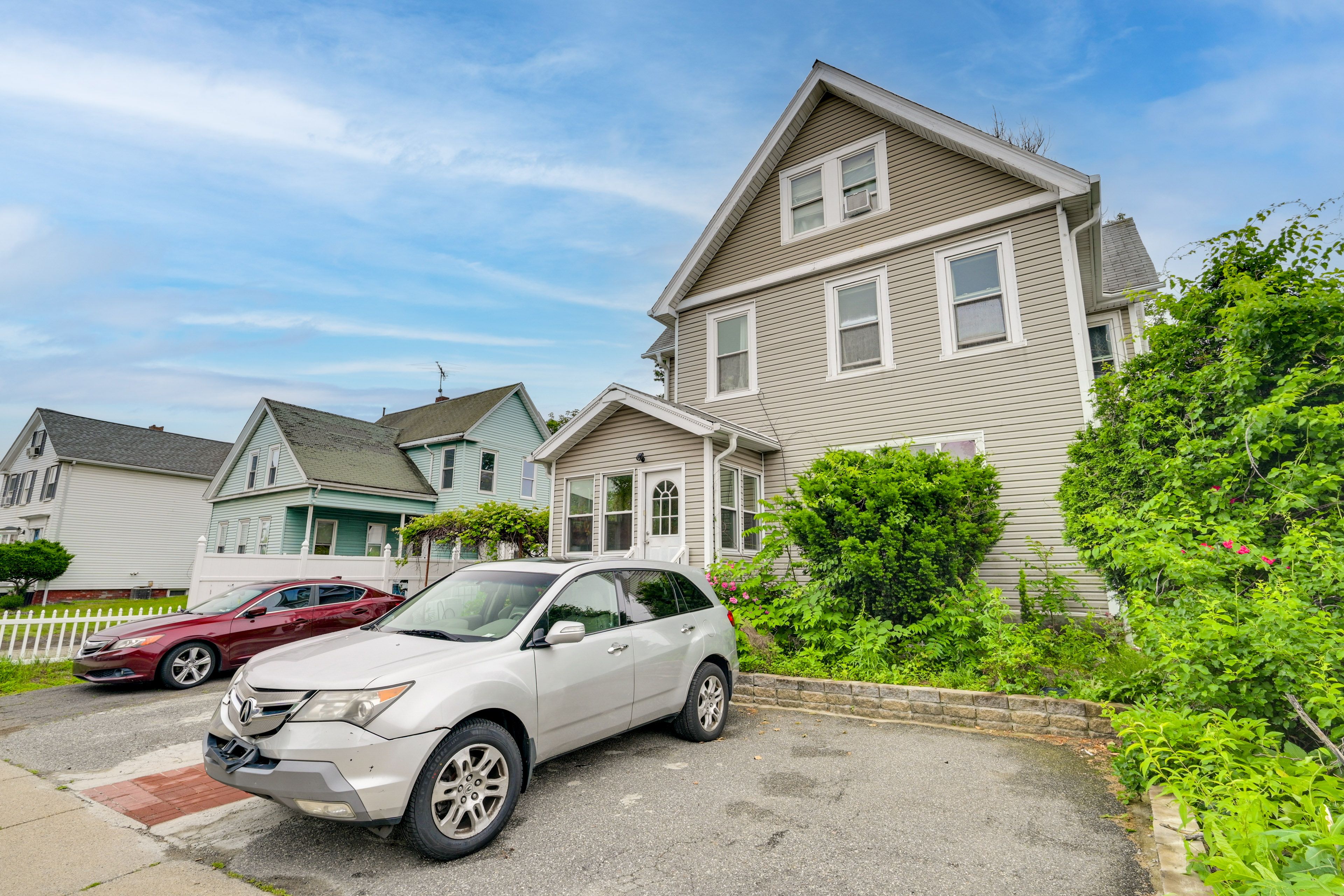 Parking | Driveway (1 Vehicle) | Free Street Parking