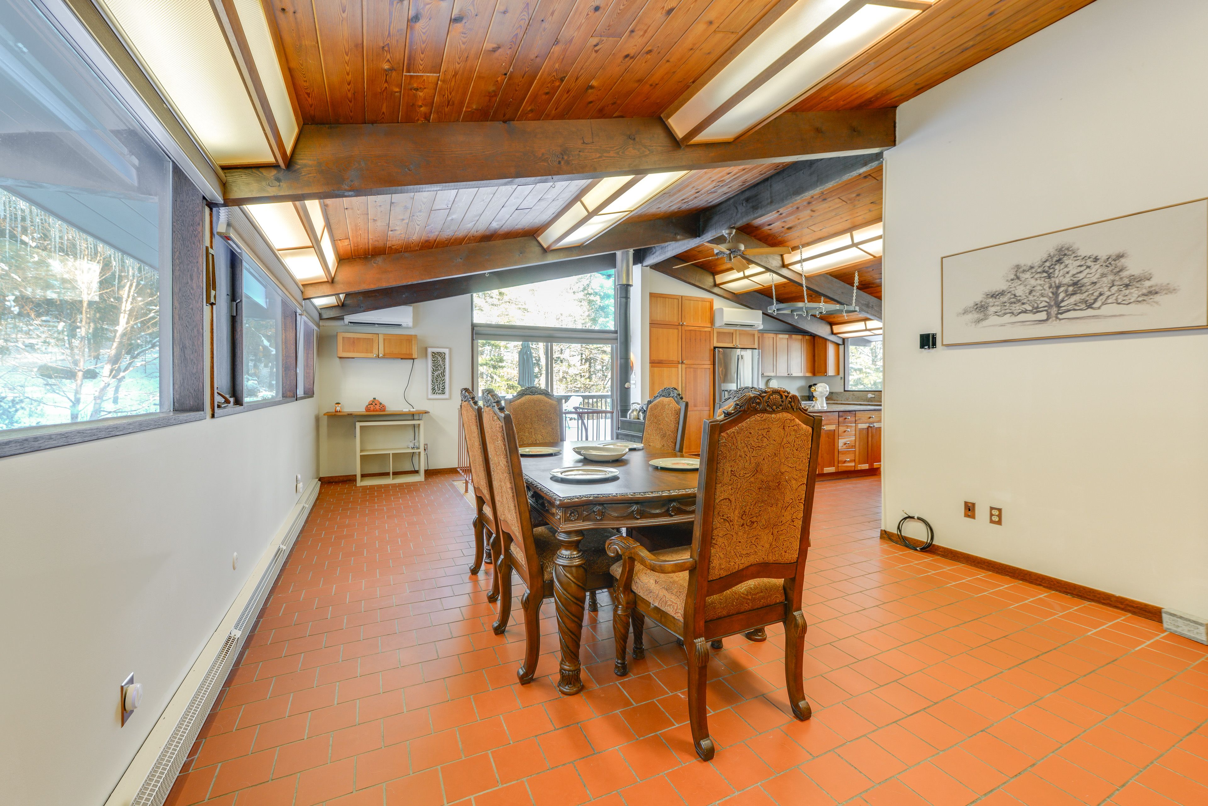 Dining Area | 1st Floor | Dishware/Flatware | Trash Bags/Paper Towels