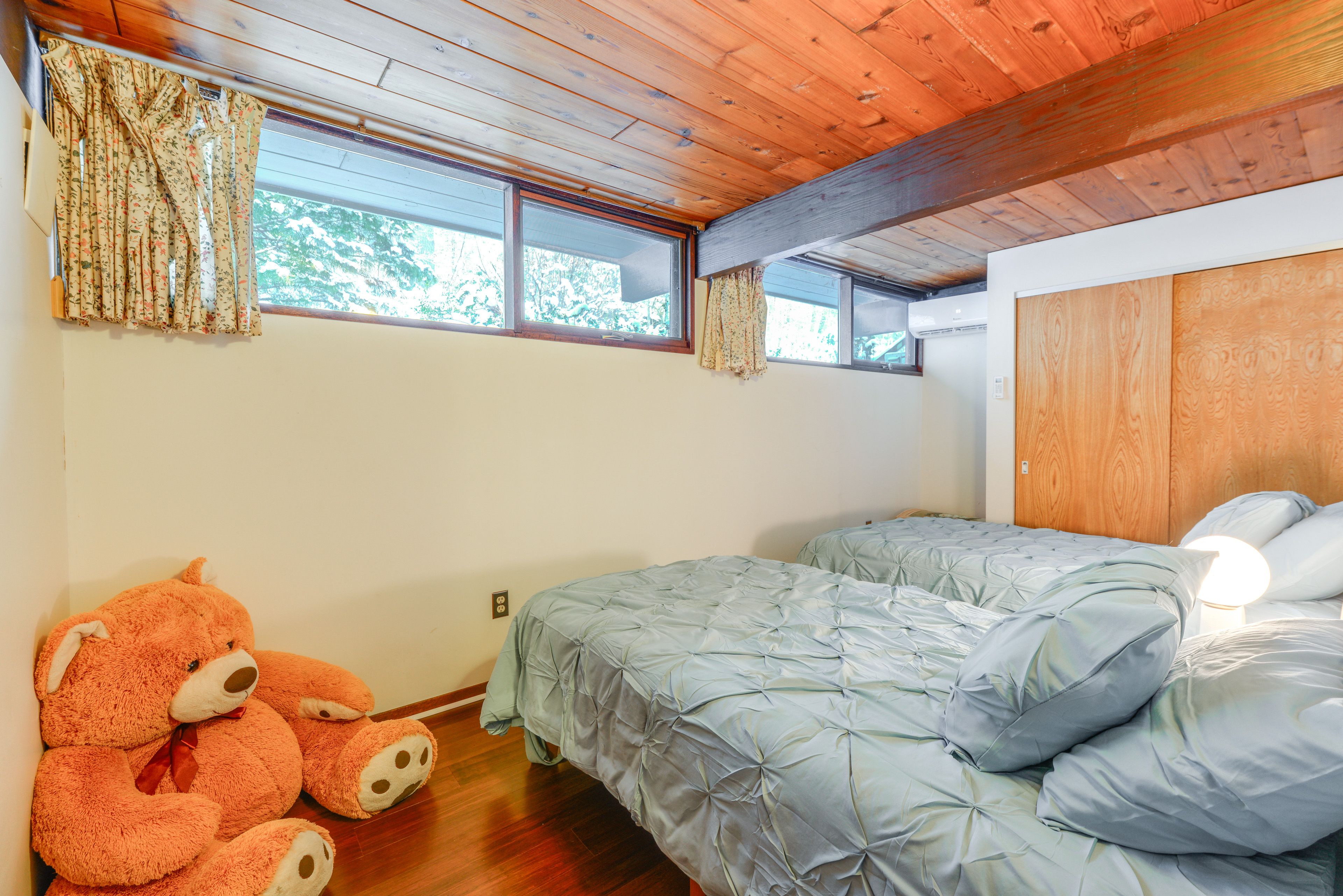 Bedroom 4 | 2 Twin Beds | Basement
